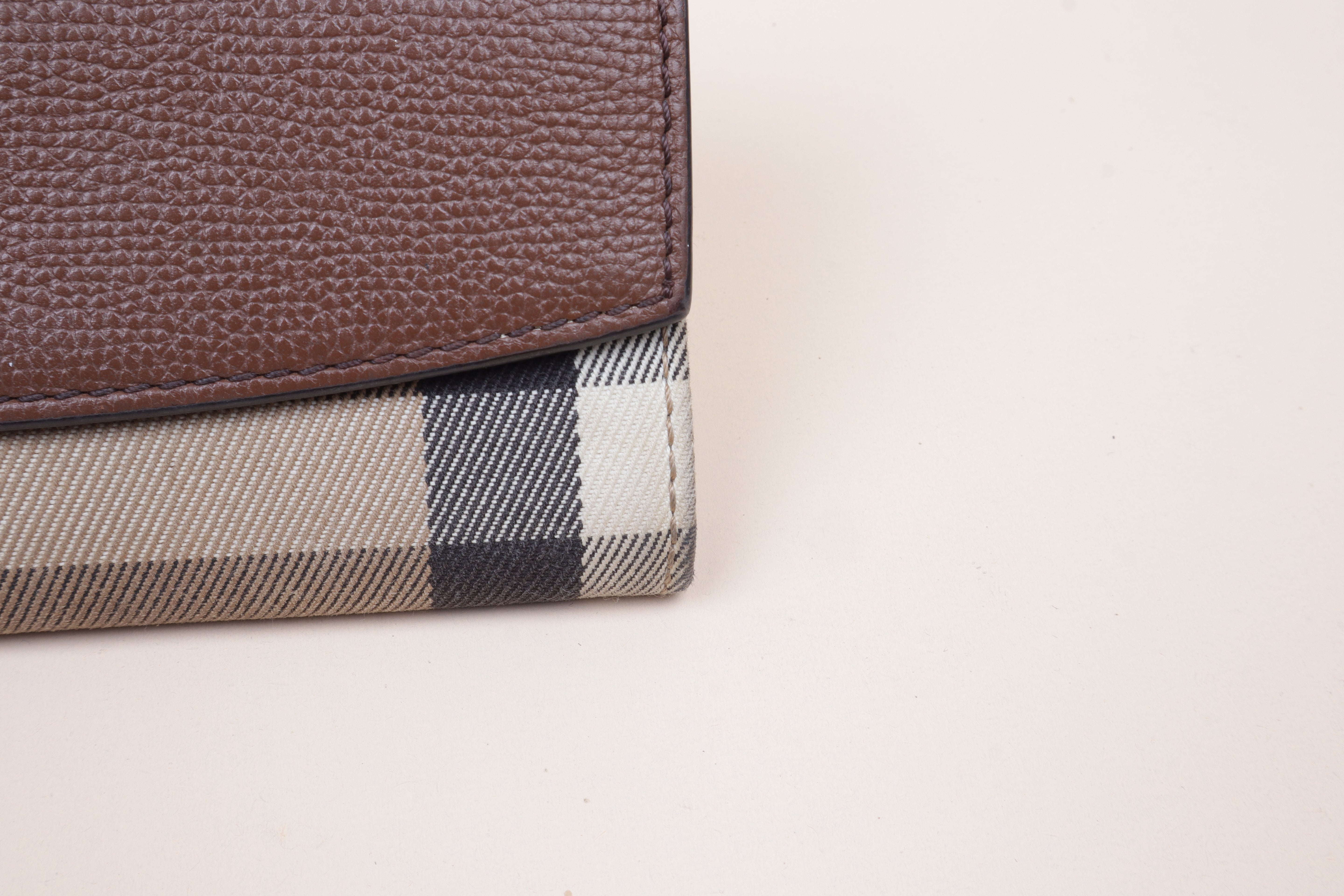 Burberry Bicolor House Check Long Wallet