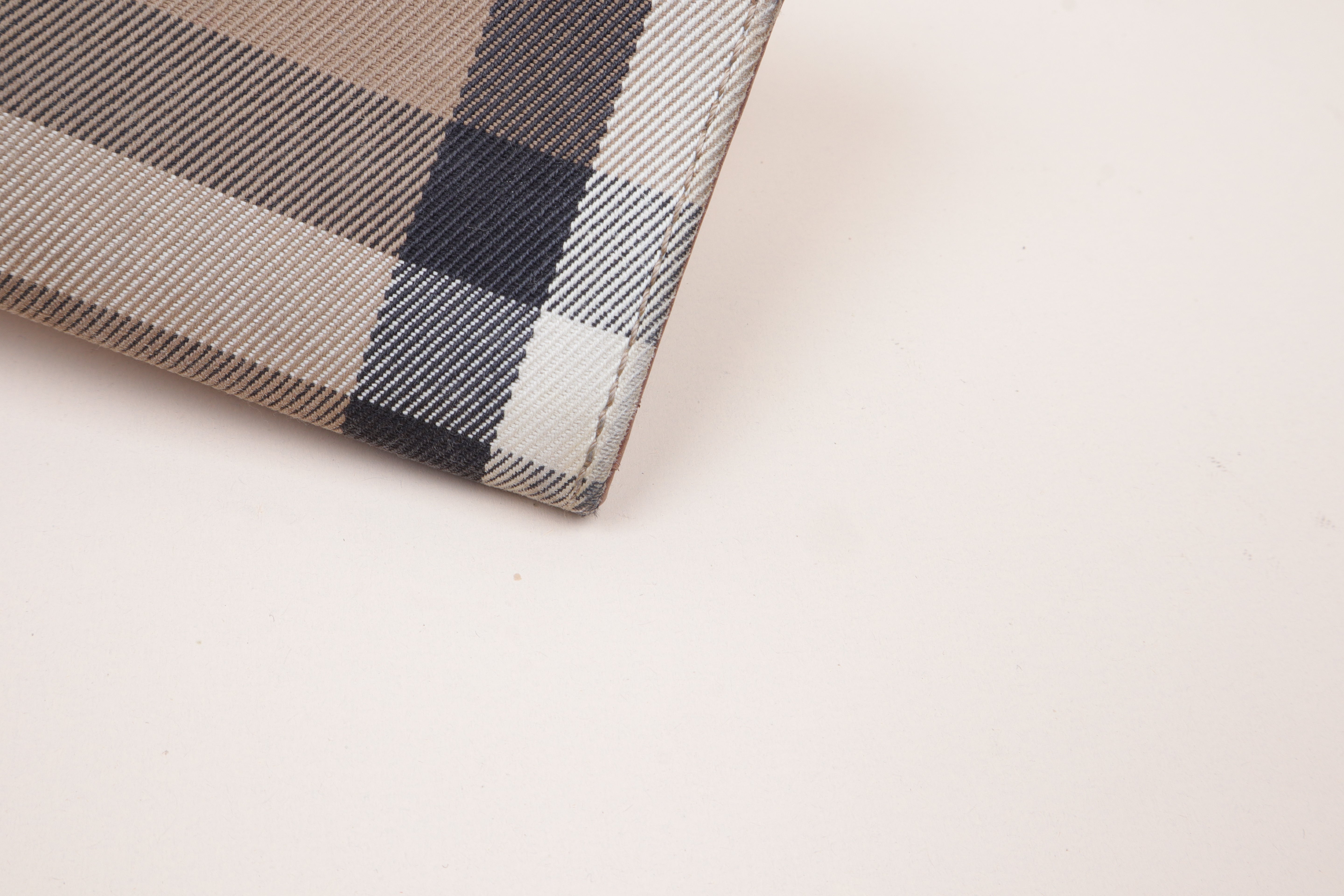 Burberry Bicolor House Check Long Wallet