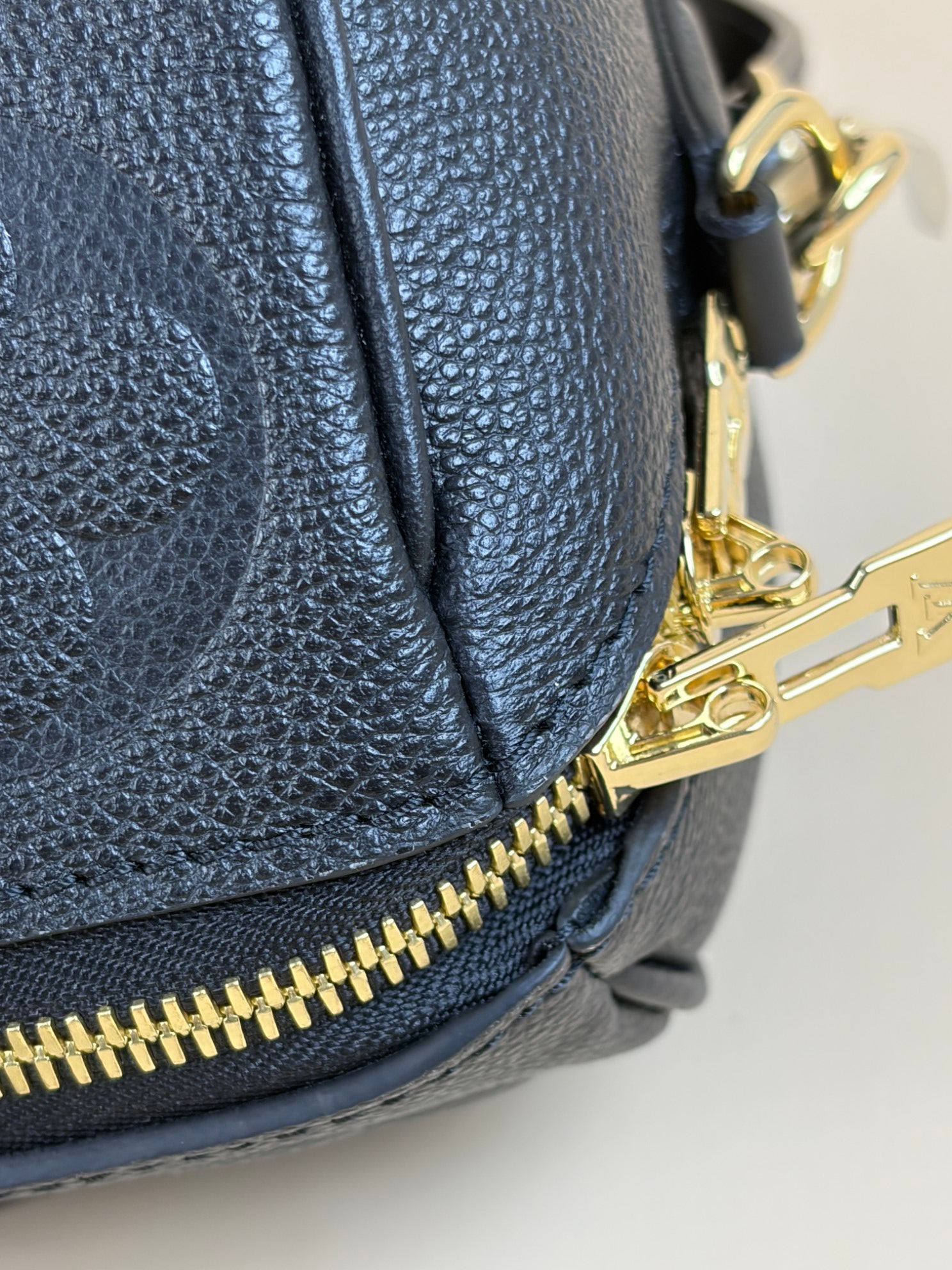 LOUIS VUITTON monogram EmpireNet black speedy bandoliered 25 bag