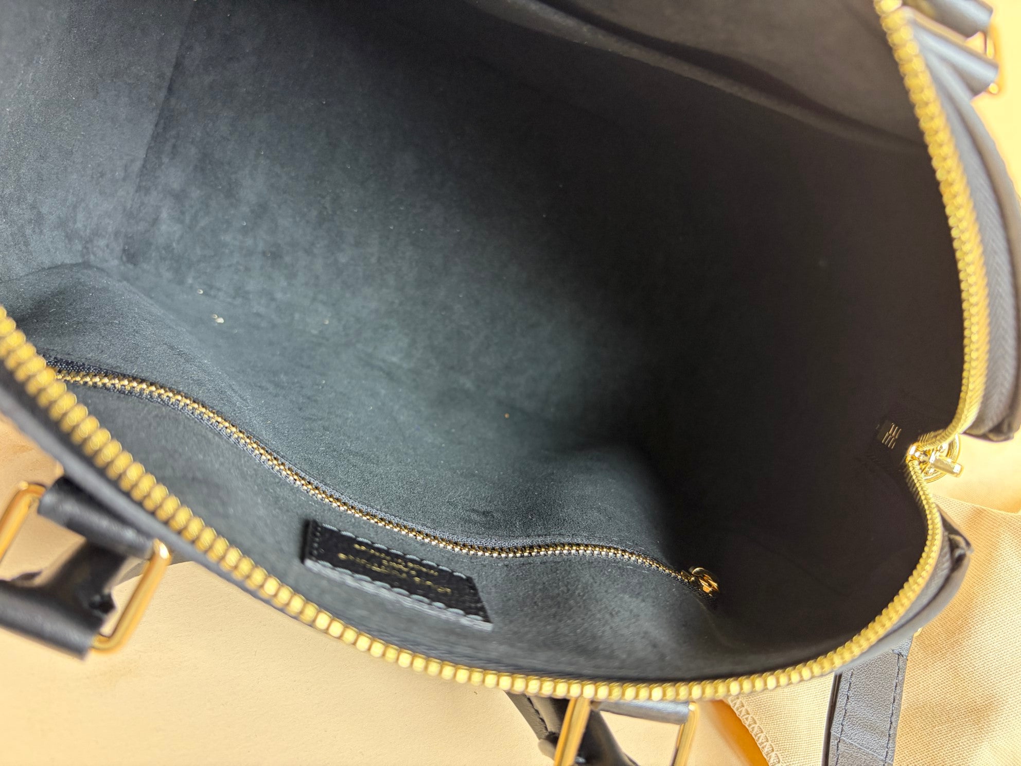 LOUIS VUITTON monogram EmpireNet black speedy bandoliered 25 bag