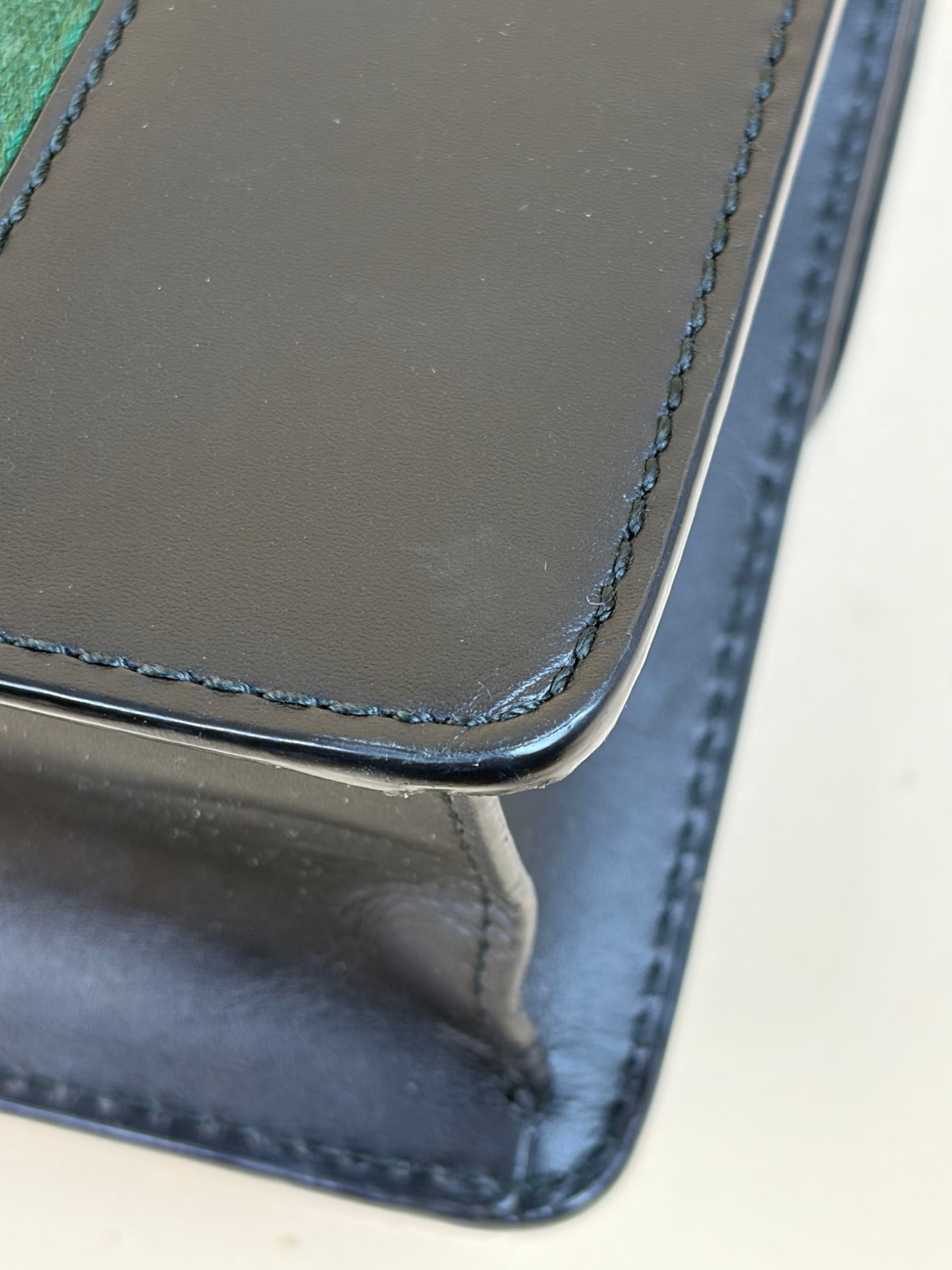 Gucci Black Sylvie mini chain web Ophidia