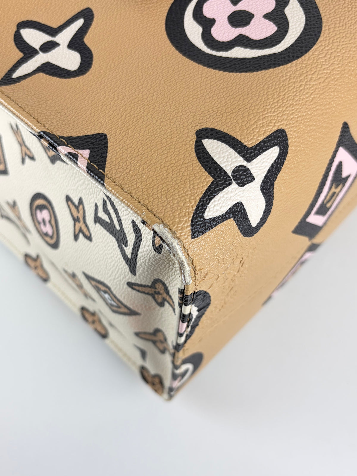 Louis Vuitton Monogram giant wild at heart on the go gm Arizona