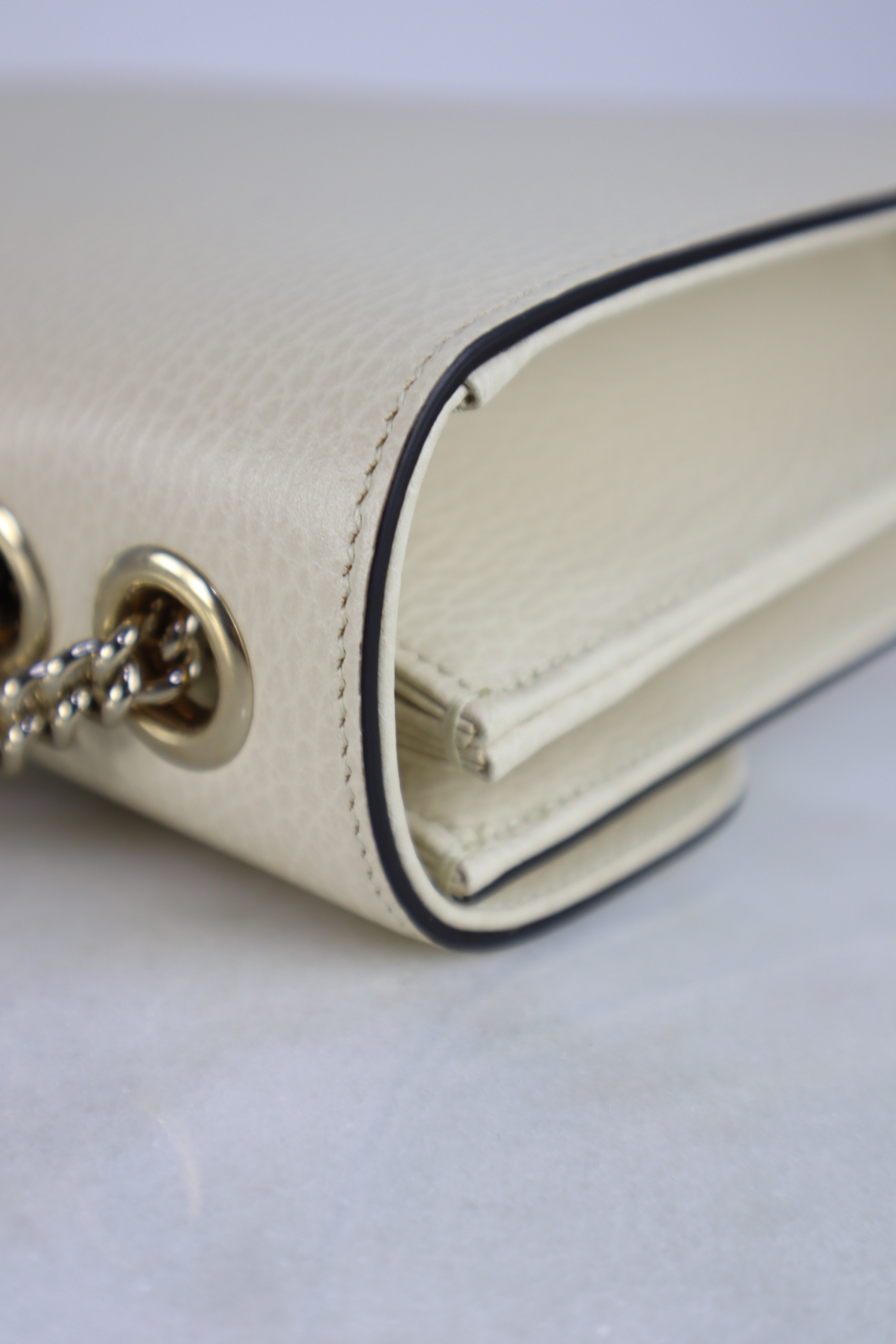 Gucci Off White Pebbled Interlocking Medium Bag