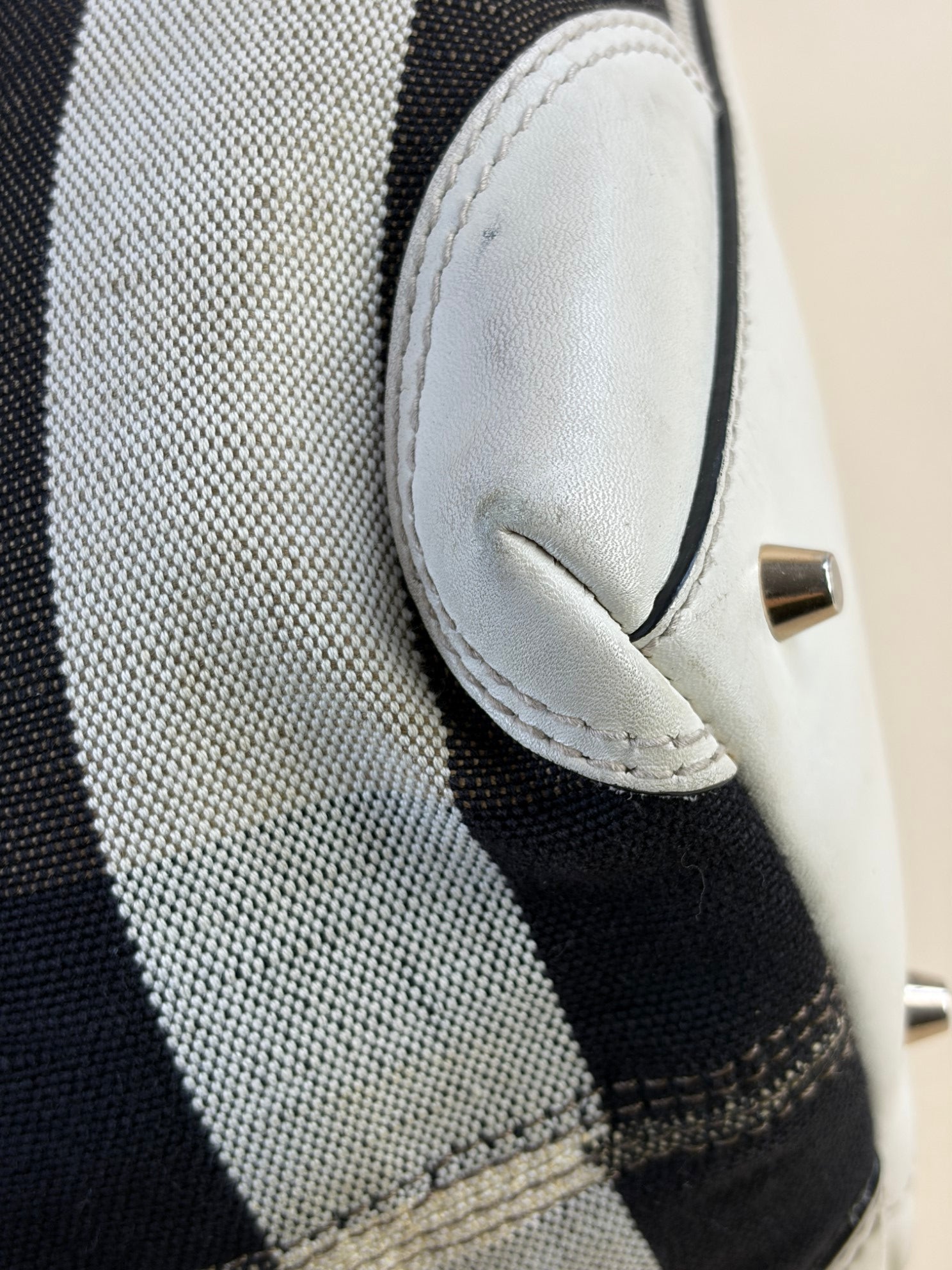 Burberry White Maidstone House Check Bucket Shoulder Bag