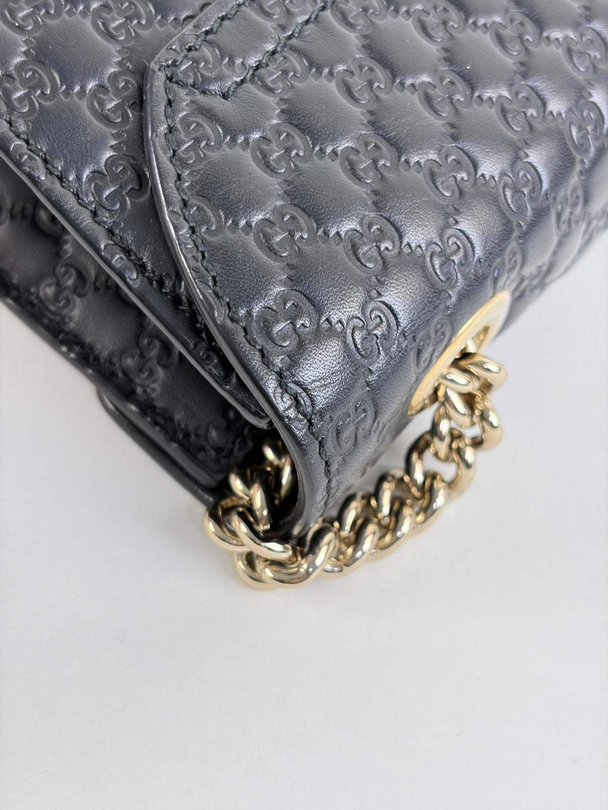 Gucci black microguccissima mini Emily chain
