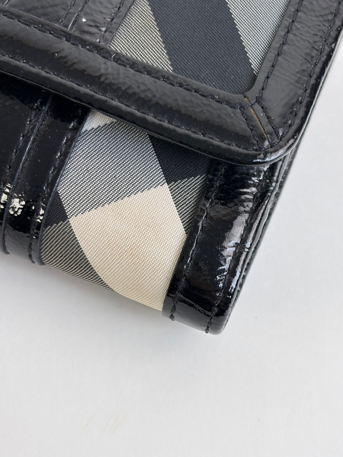 Burberry black patent and beat check nylon compact wallet