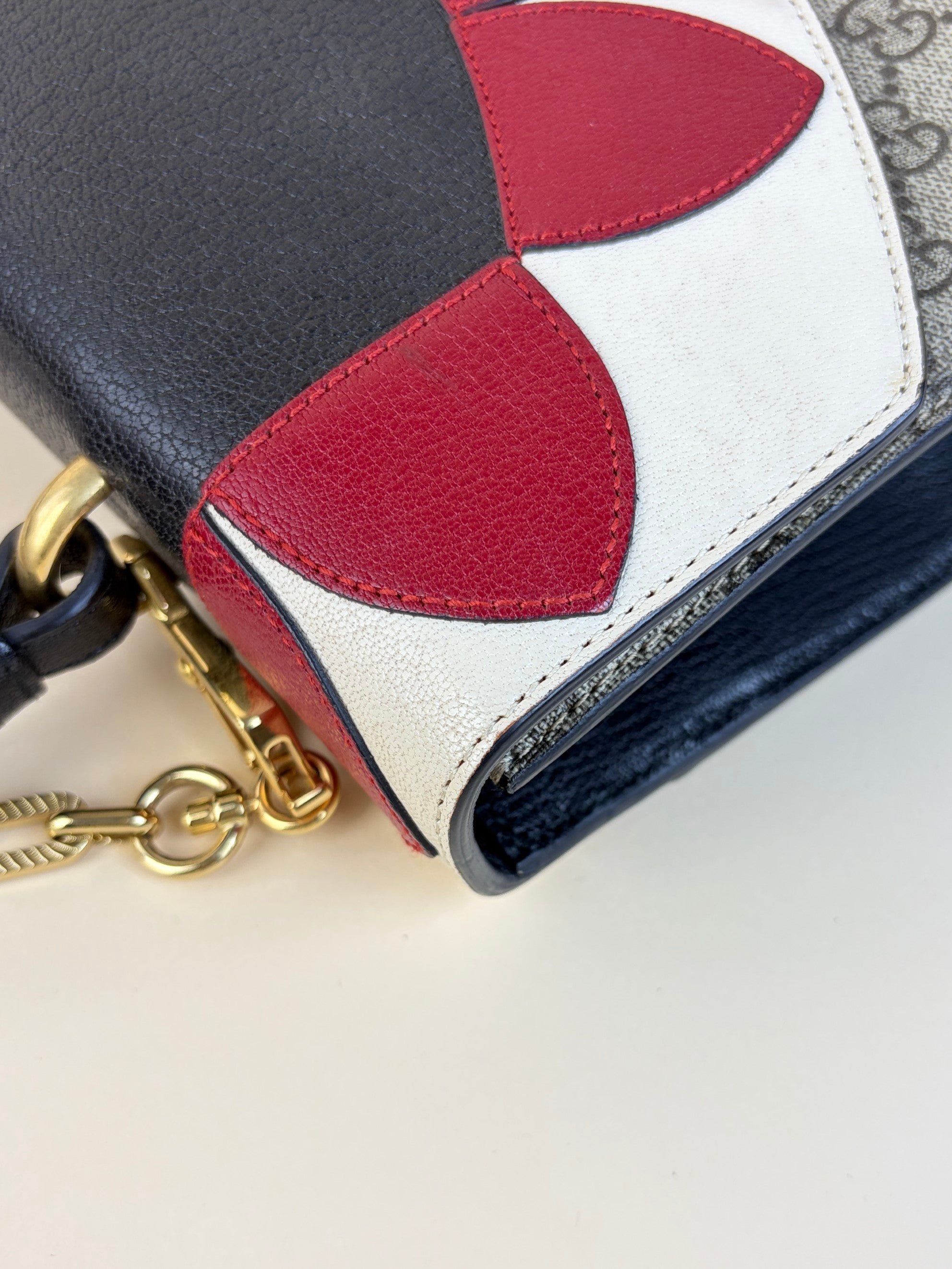 Gucci gg supreme medium monogram goat skin pearl fox brioche