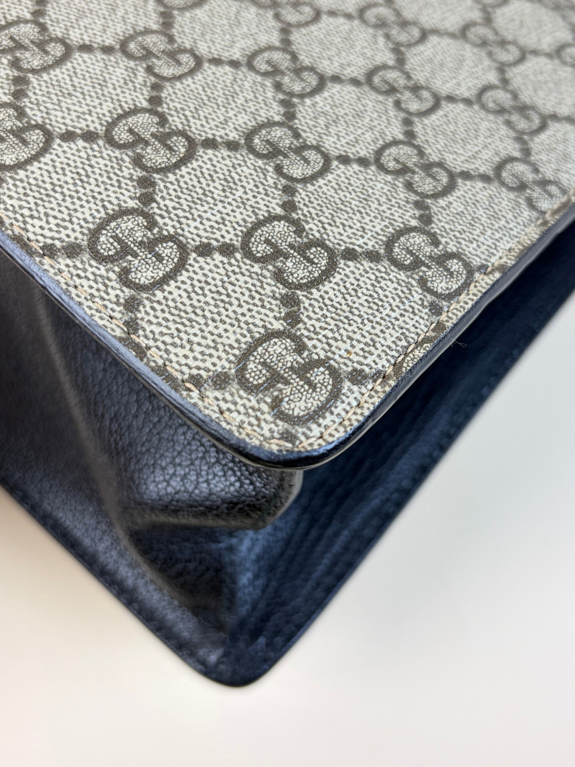 Gucci gg supreme medium monogram goat skin pearl fox brioche