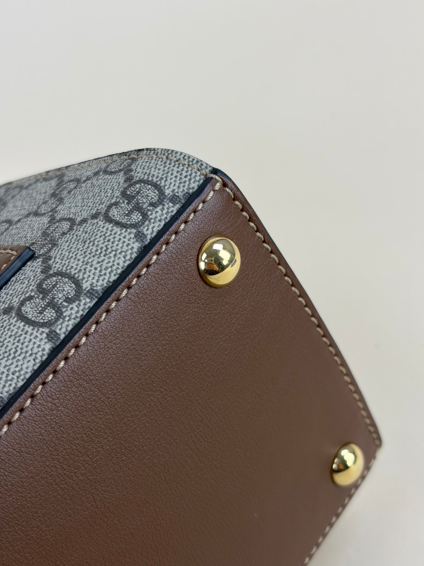 Gucci gg supreme coated small canvas monogram padlock