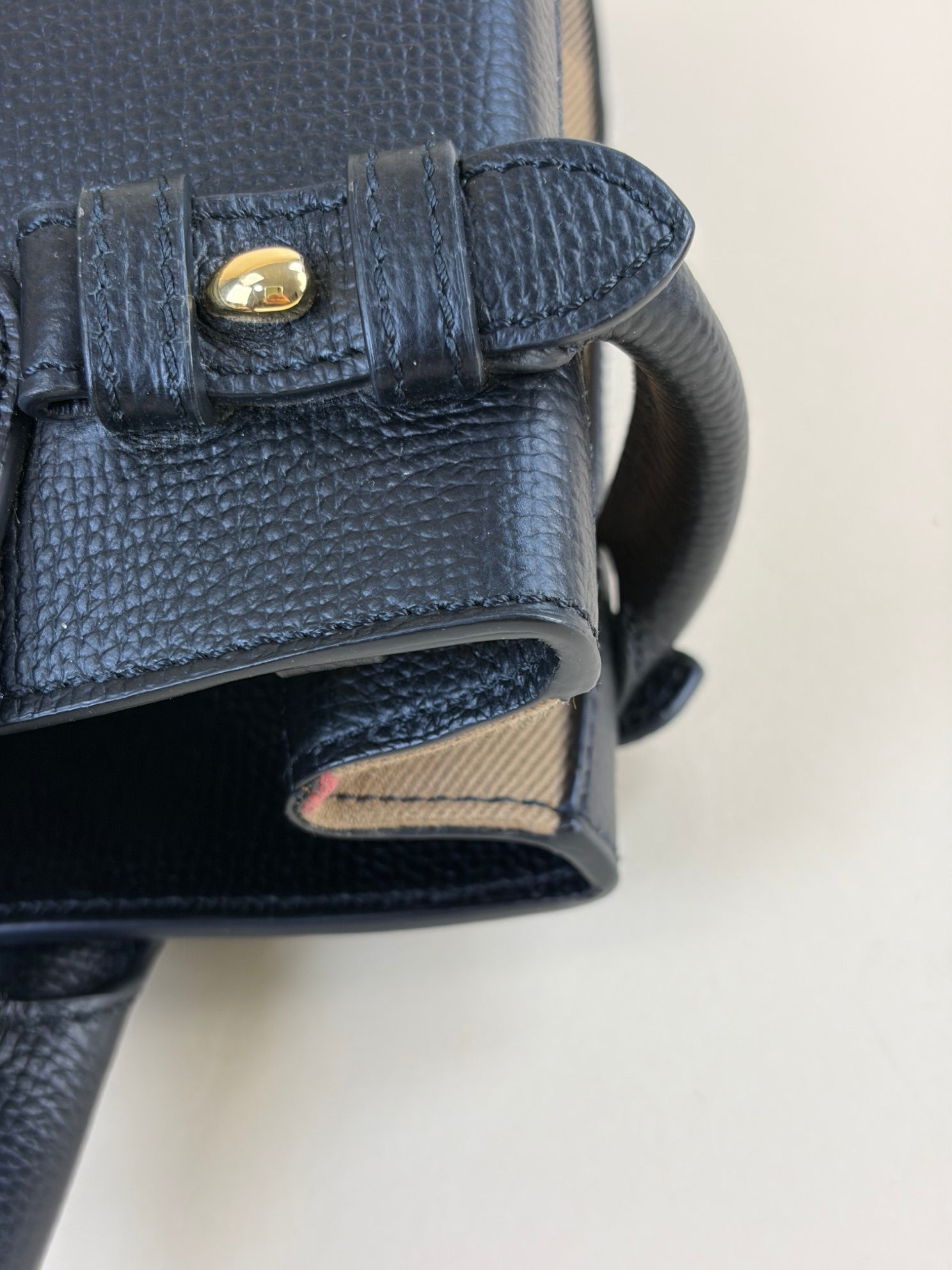 Burberry black leather house checks pebbled banner small