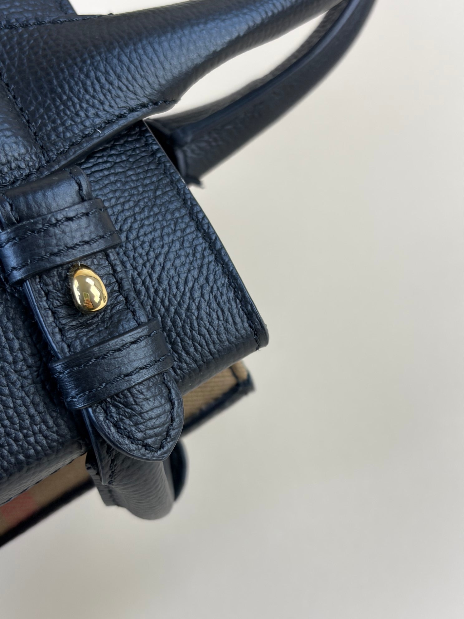 Burberry black leather house checks pebbled banner small