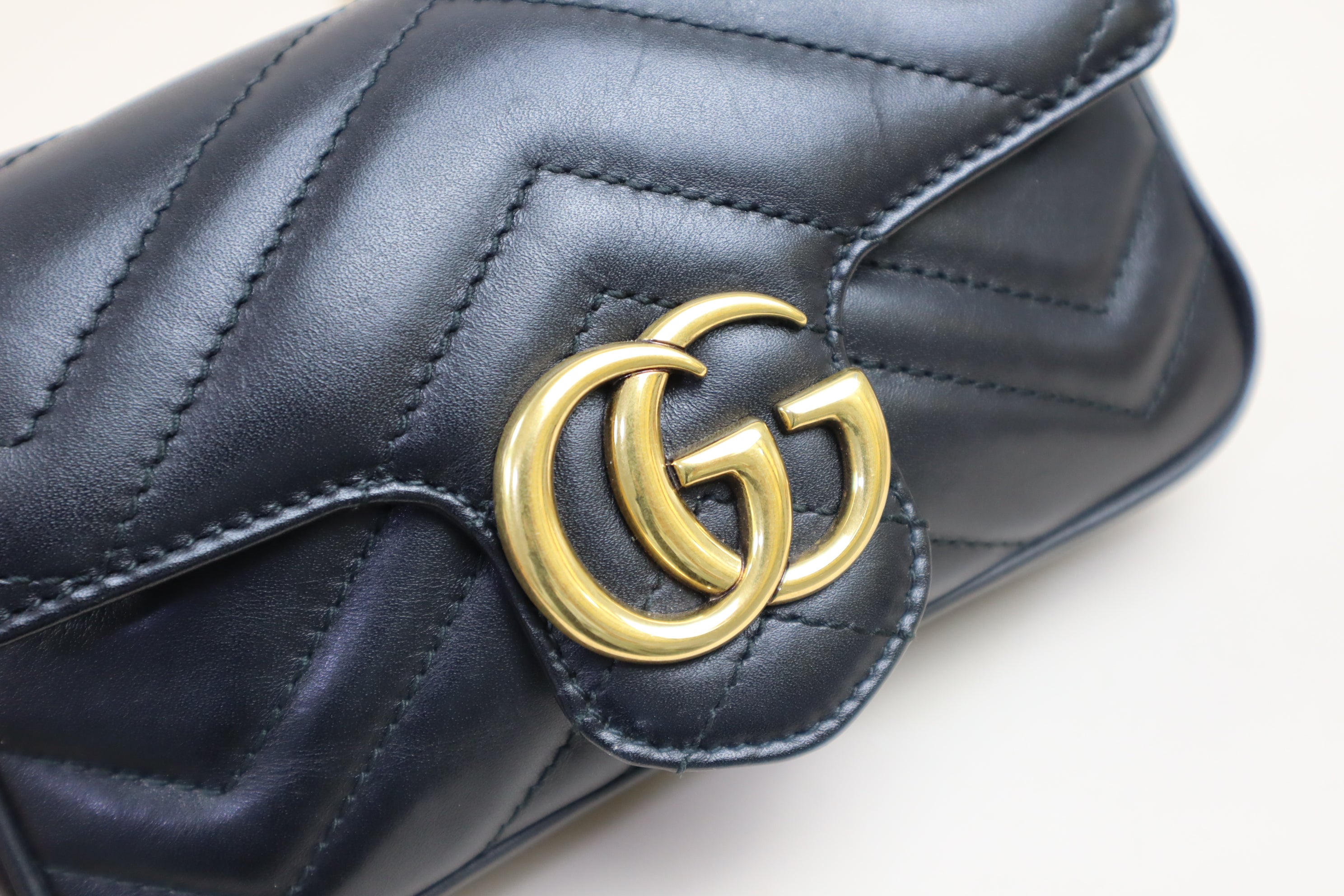 Gucci Black Marmont mini Shoulder Bag with Chain