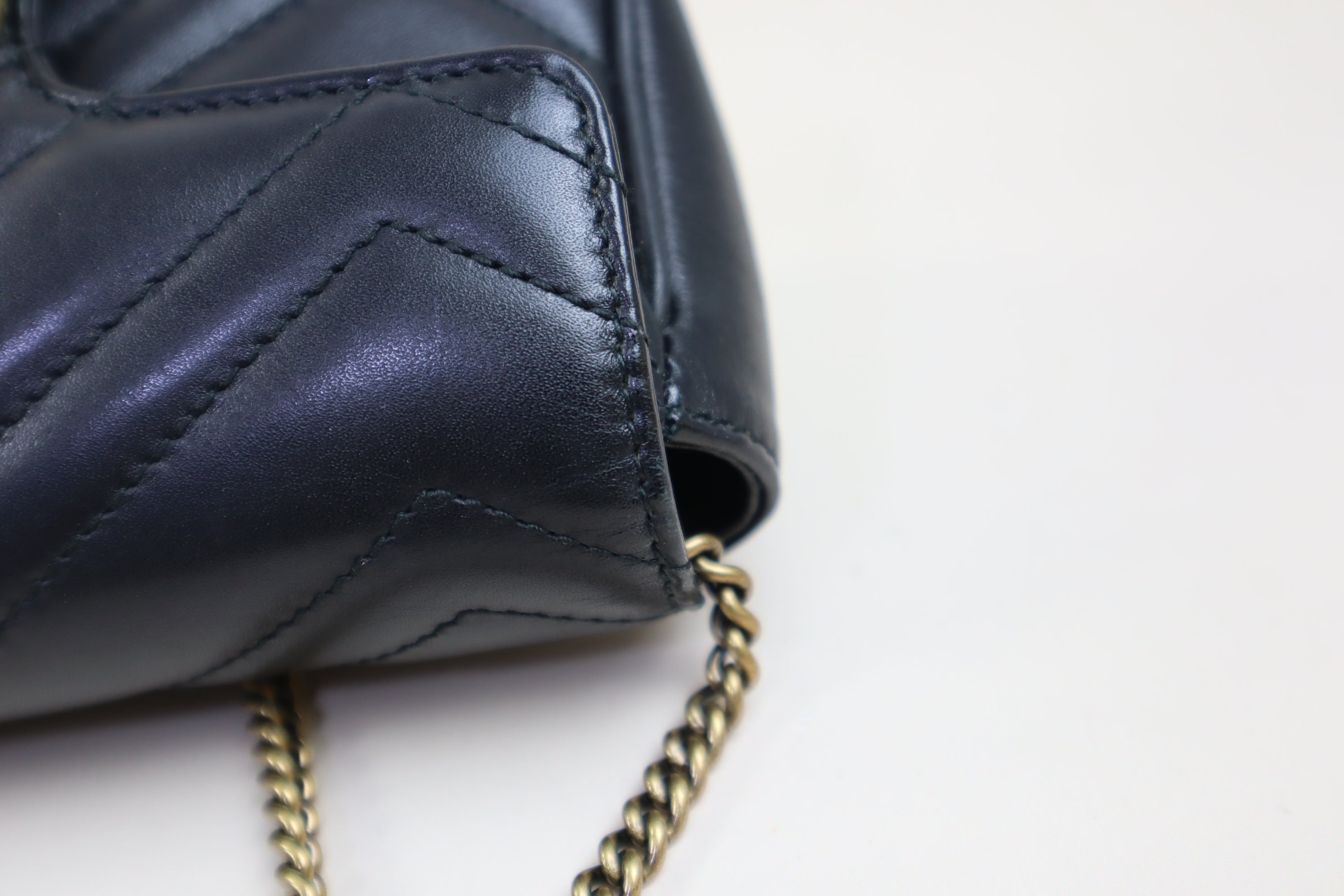 Gucci Black Marmont mini Shoulder Bag with Chain