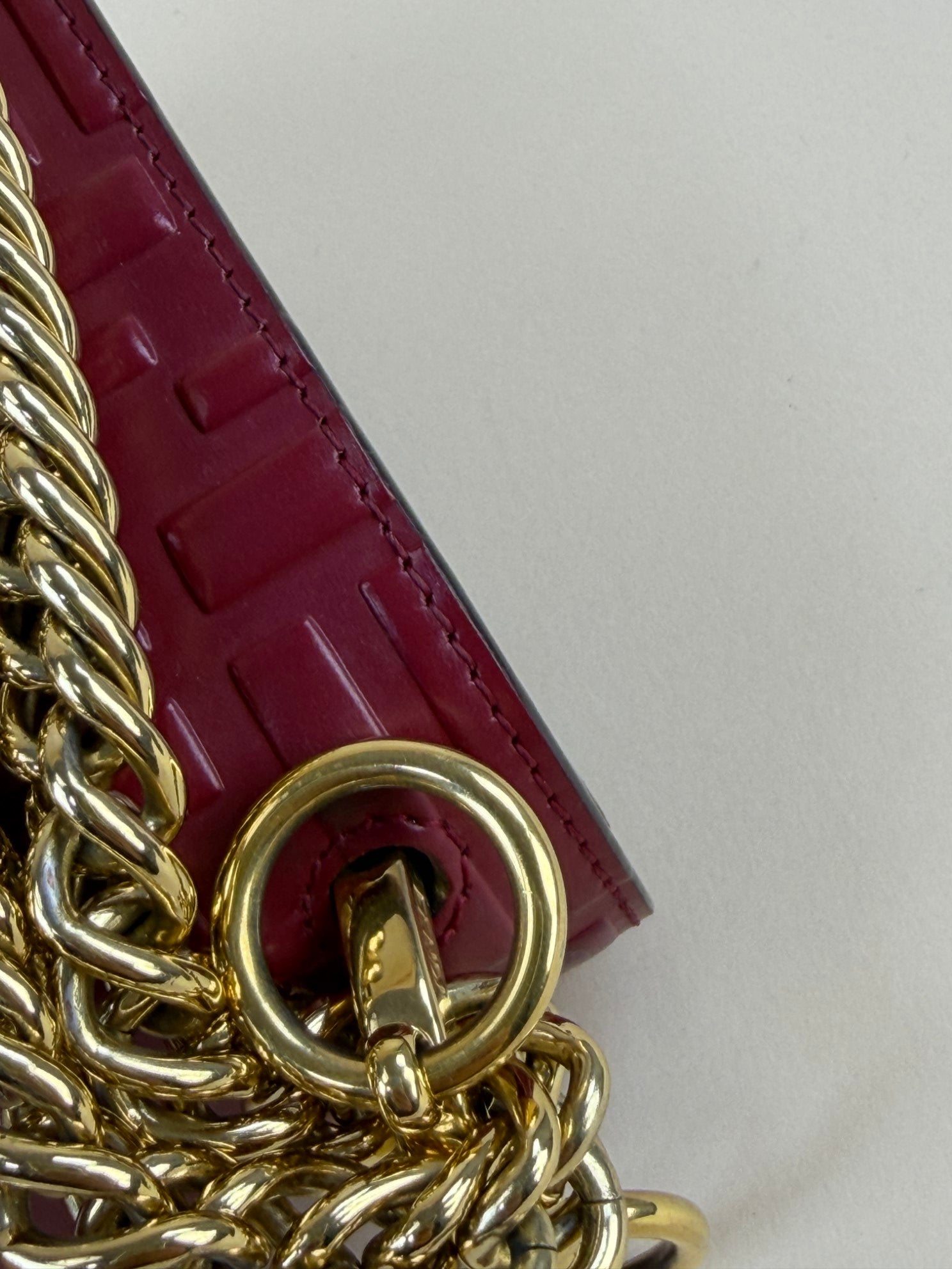 Fendi ff 1974 small embossed red Kan i chain shoulder bag