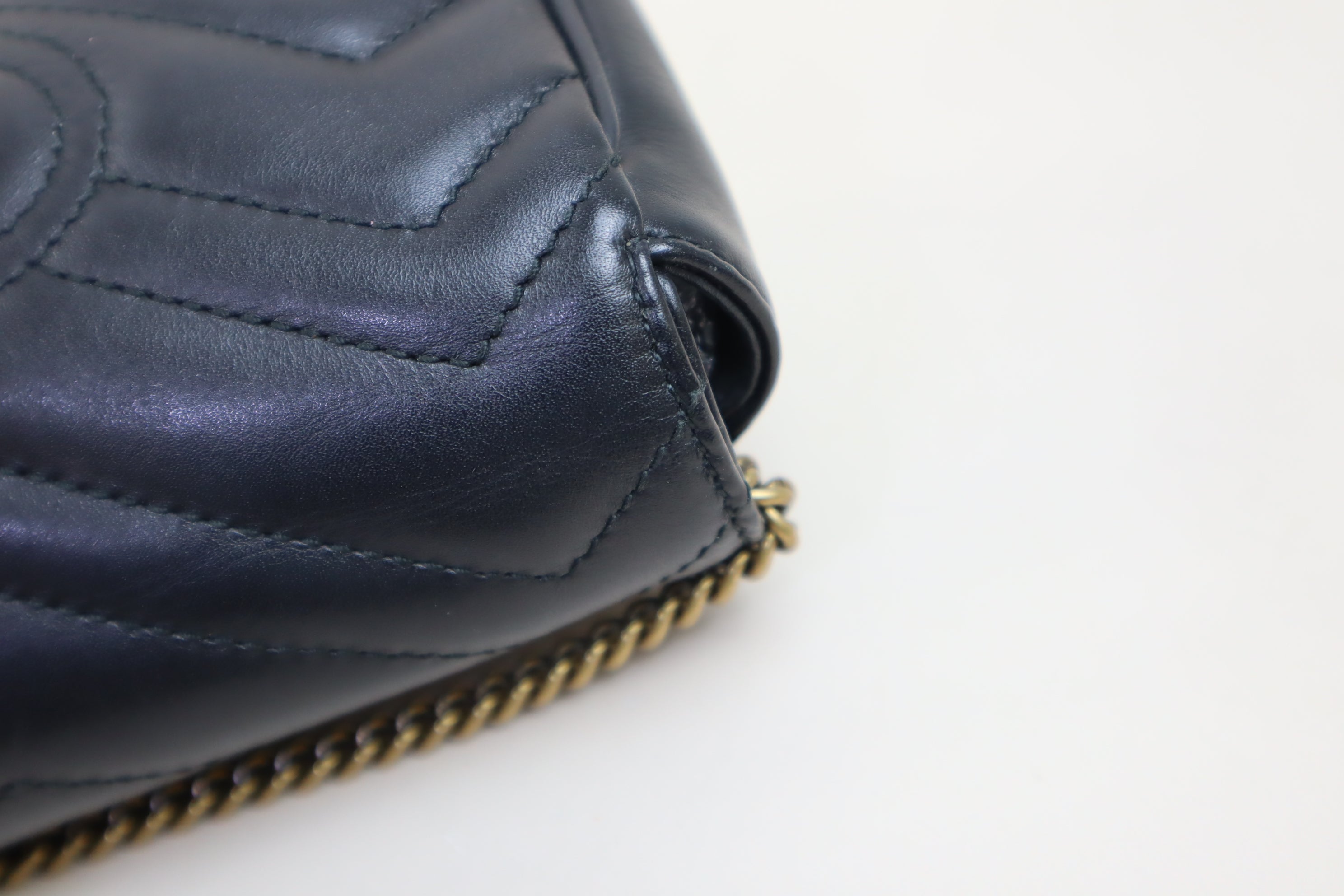 Gucci Black Marmont mini Shoulder Bag with Chain