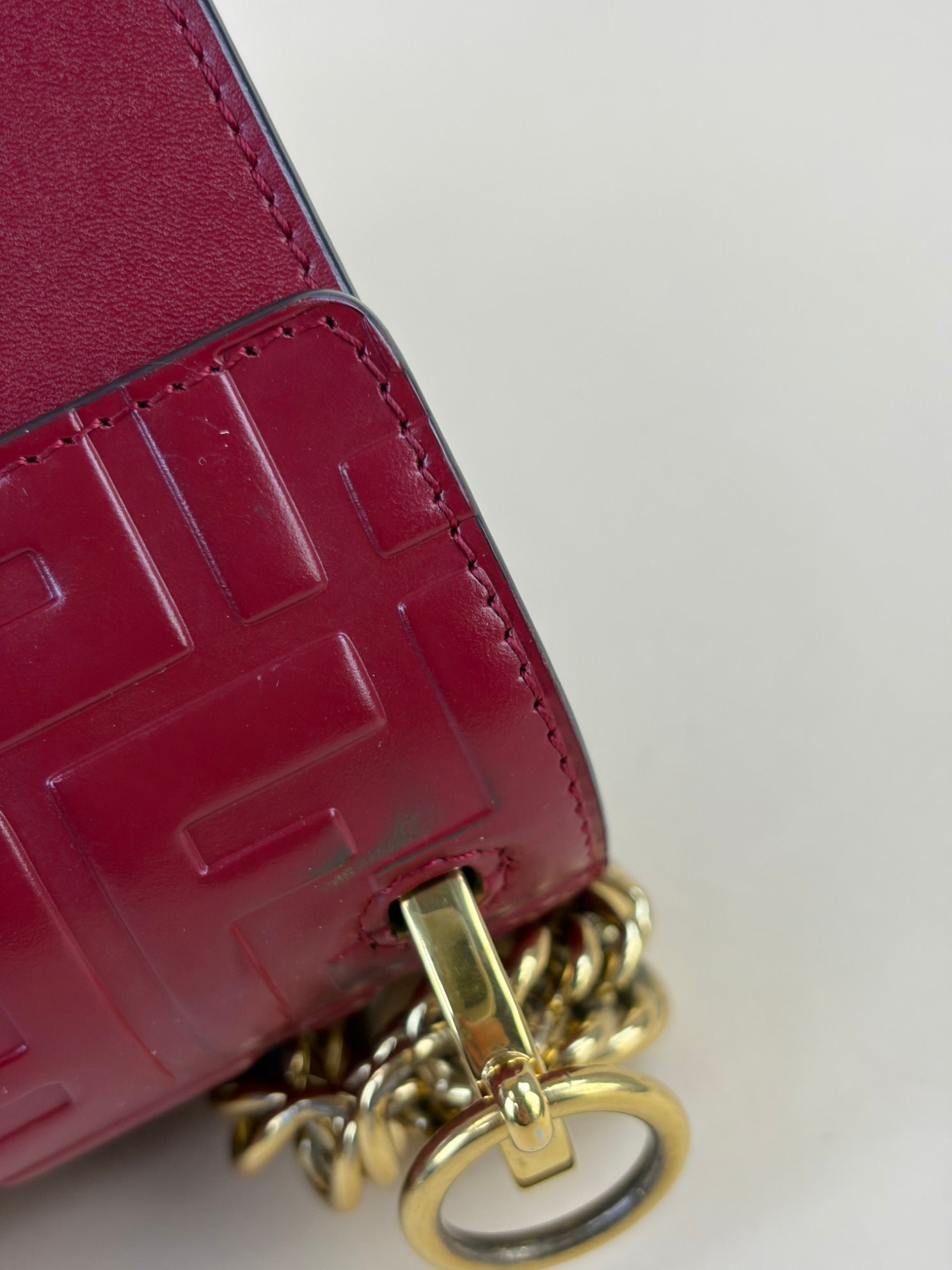 Fendi ff 1974 small embossed red Kan i chain shoulder bag