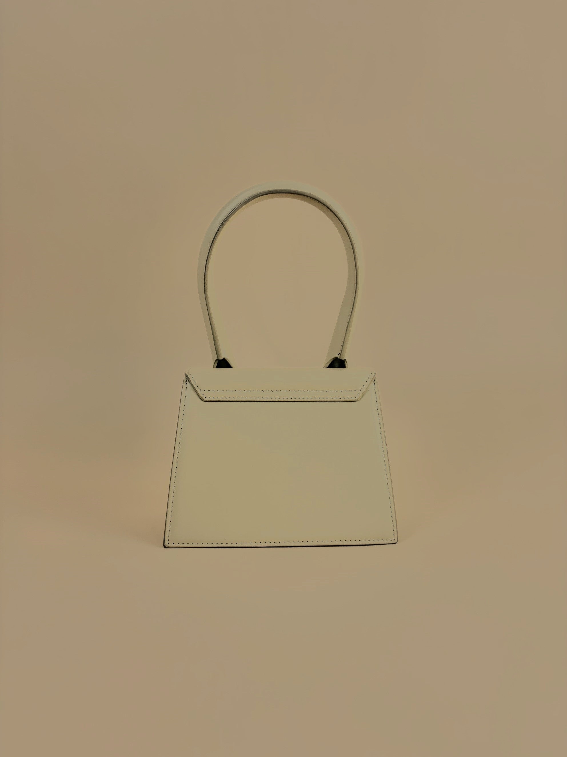 Jacquemus the medium White Le Chiquito signature