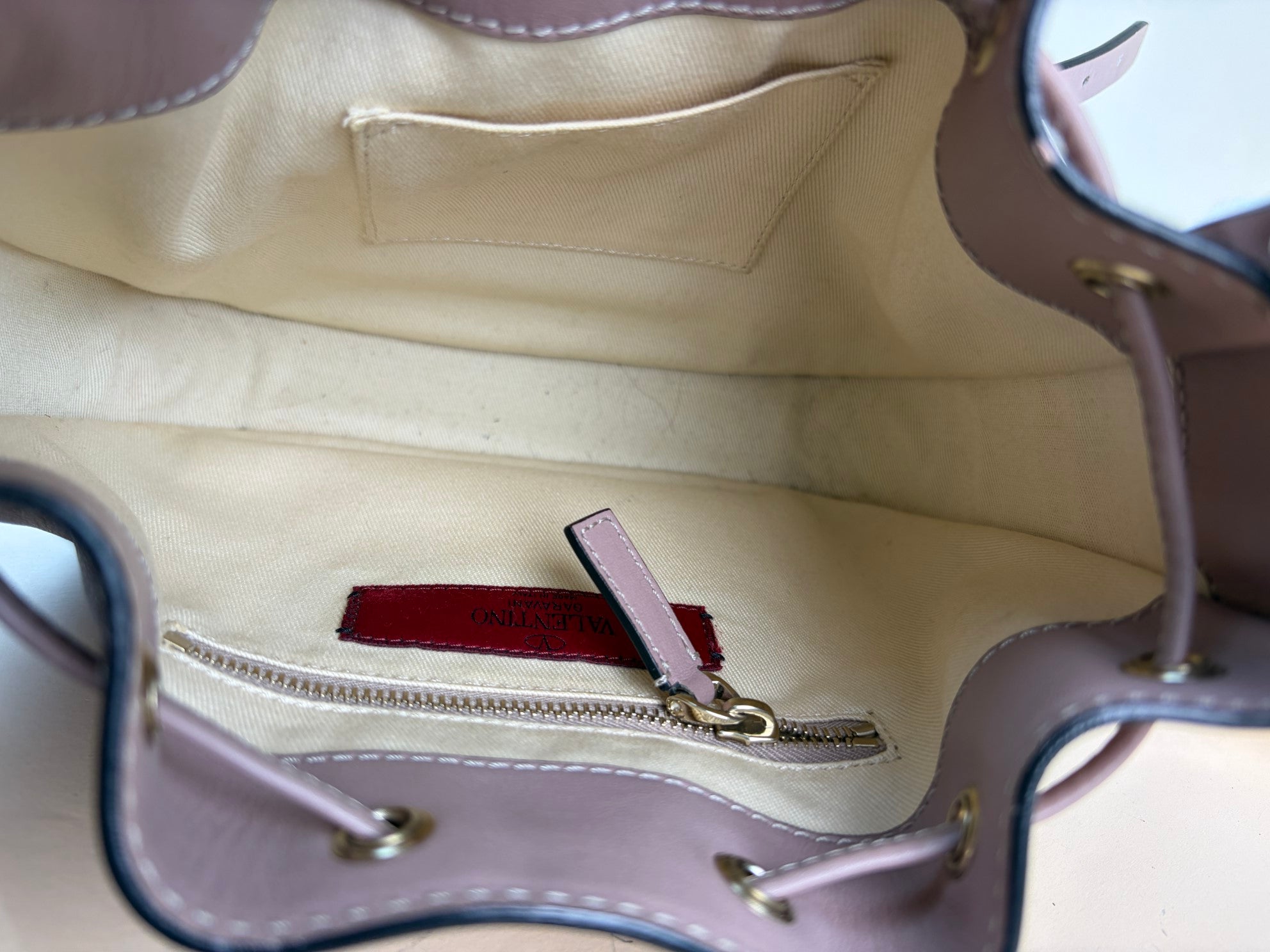 Valentino Nude Rockstud Bucket Small Crossbody Bag