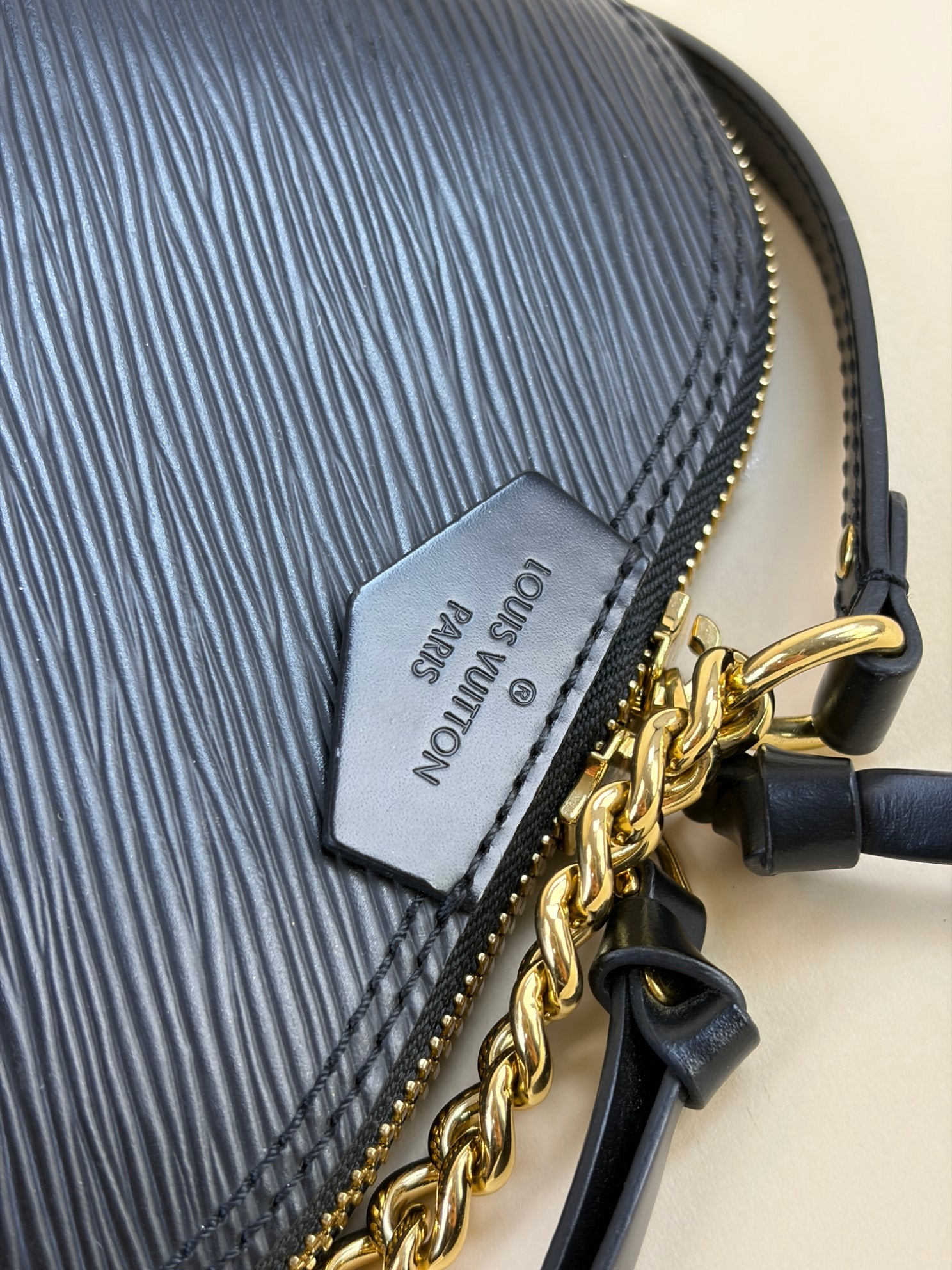 Louis Vuitton epi alma mini chain