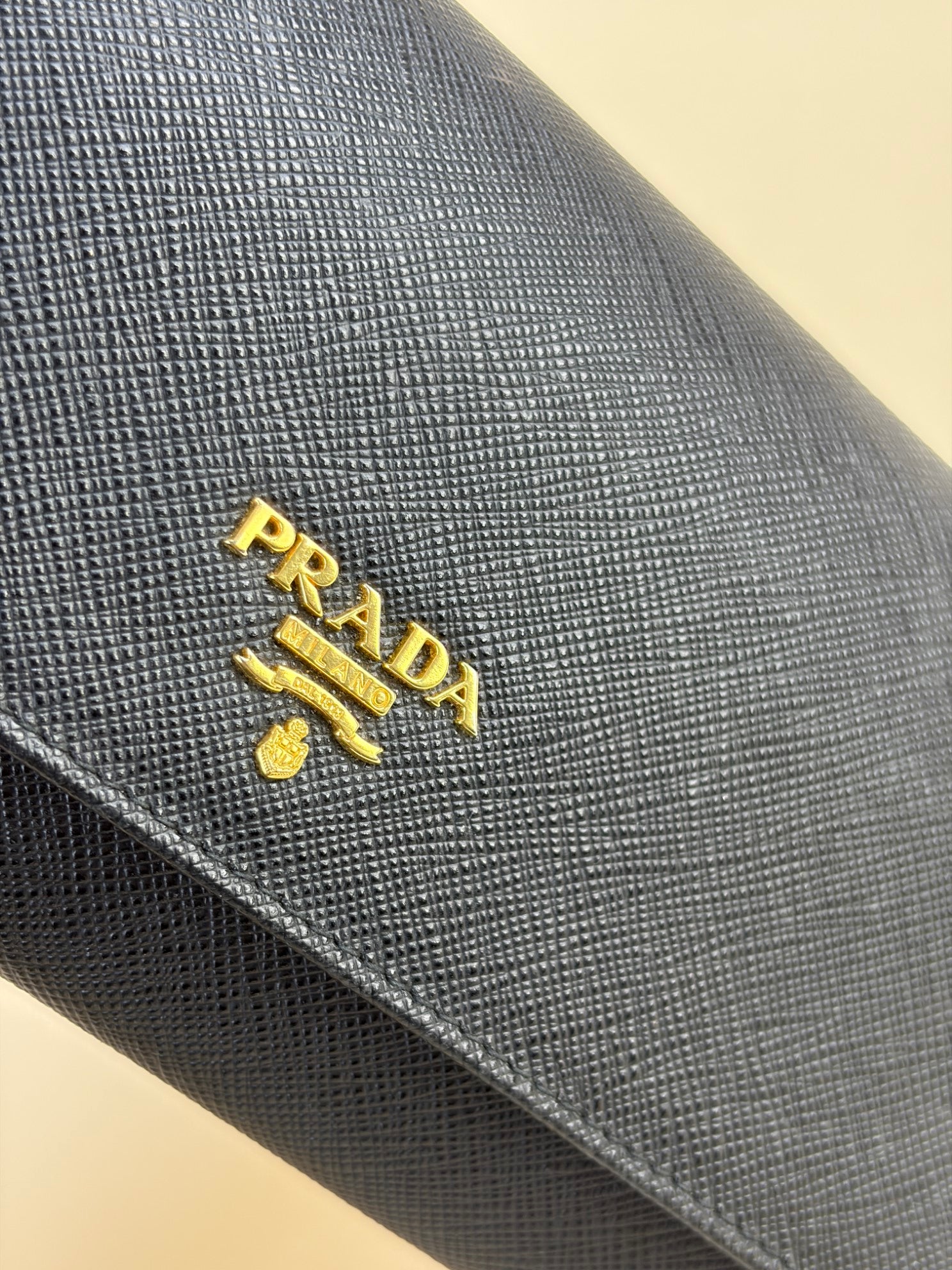 Prada saffanio metal prochain wallet black leather