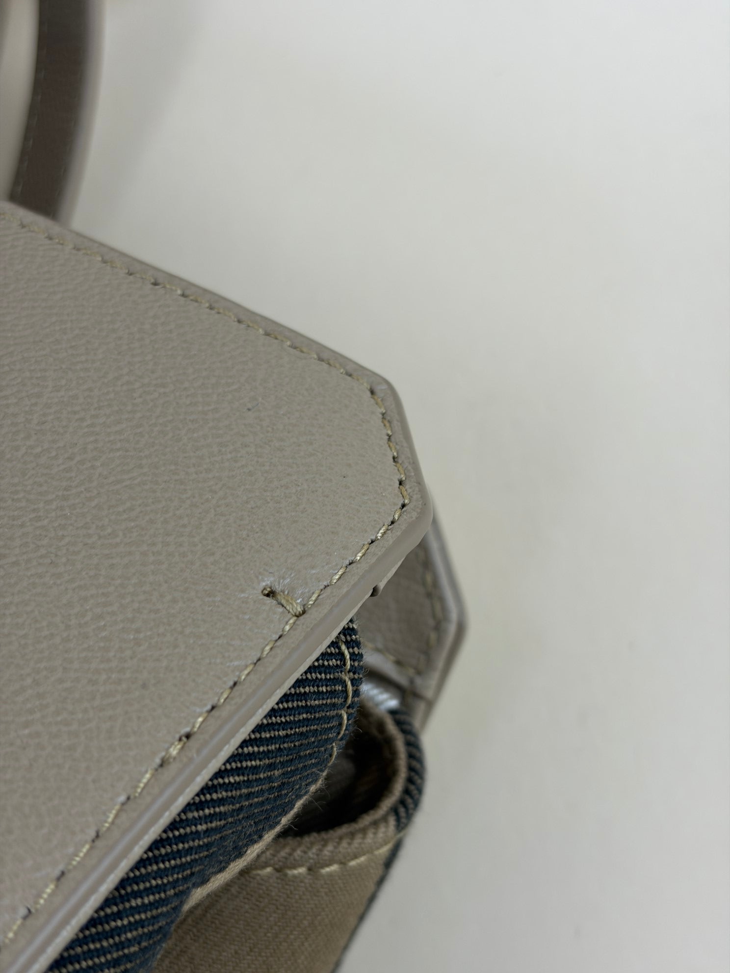 Burberry Banwell medium calfskin mega check house beige tote bag