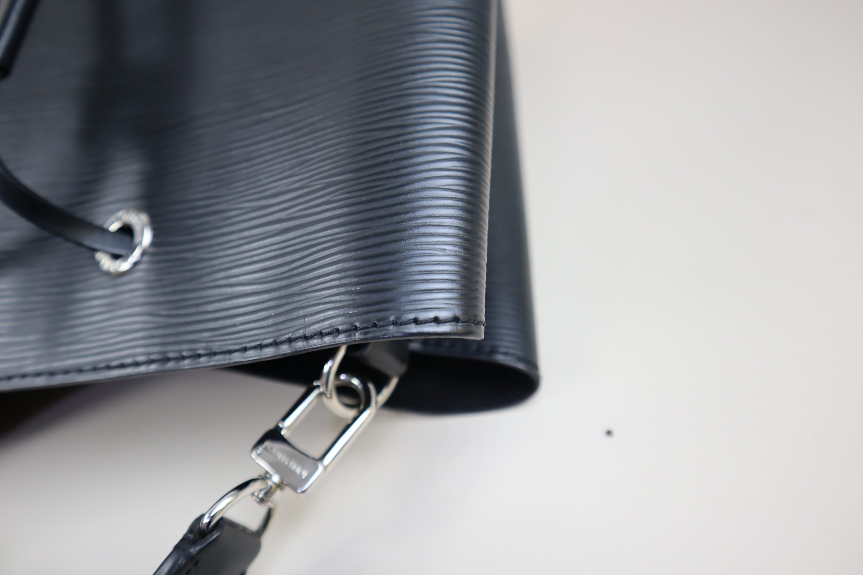 Louis Vuitton Black Neonoe Shoulder Bag