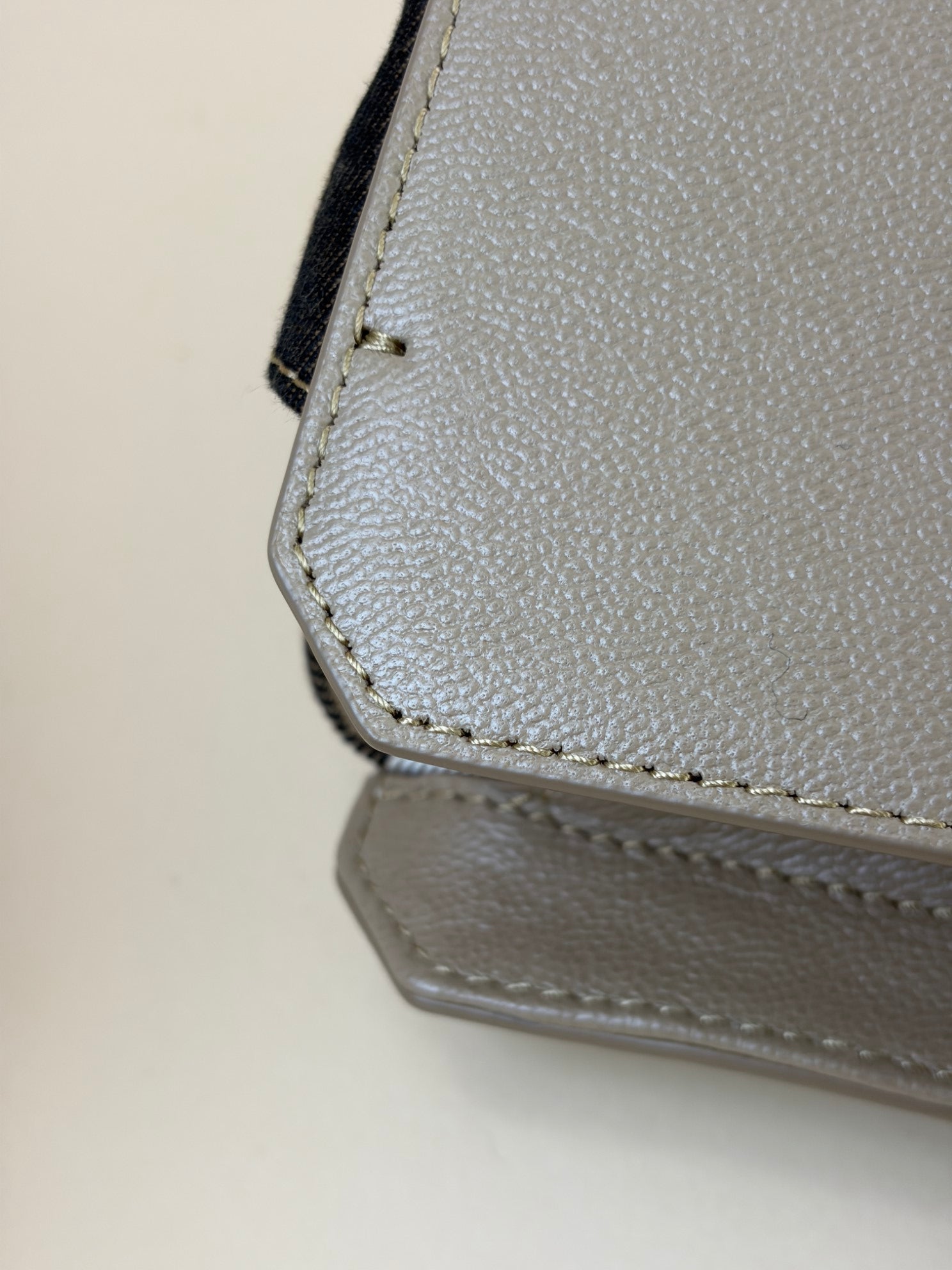 Burberry Banwell medium calfskin mega check house beige tote bag