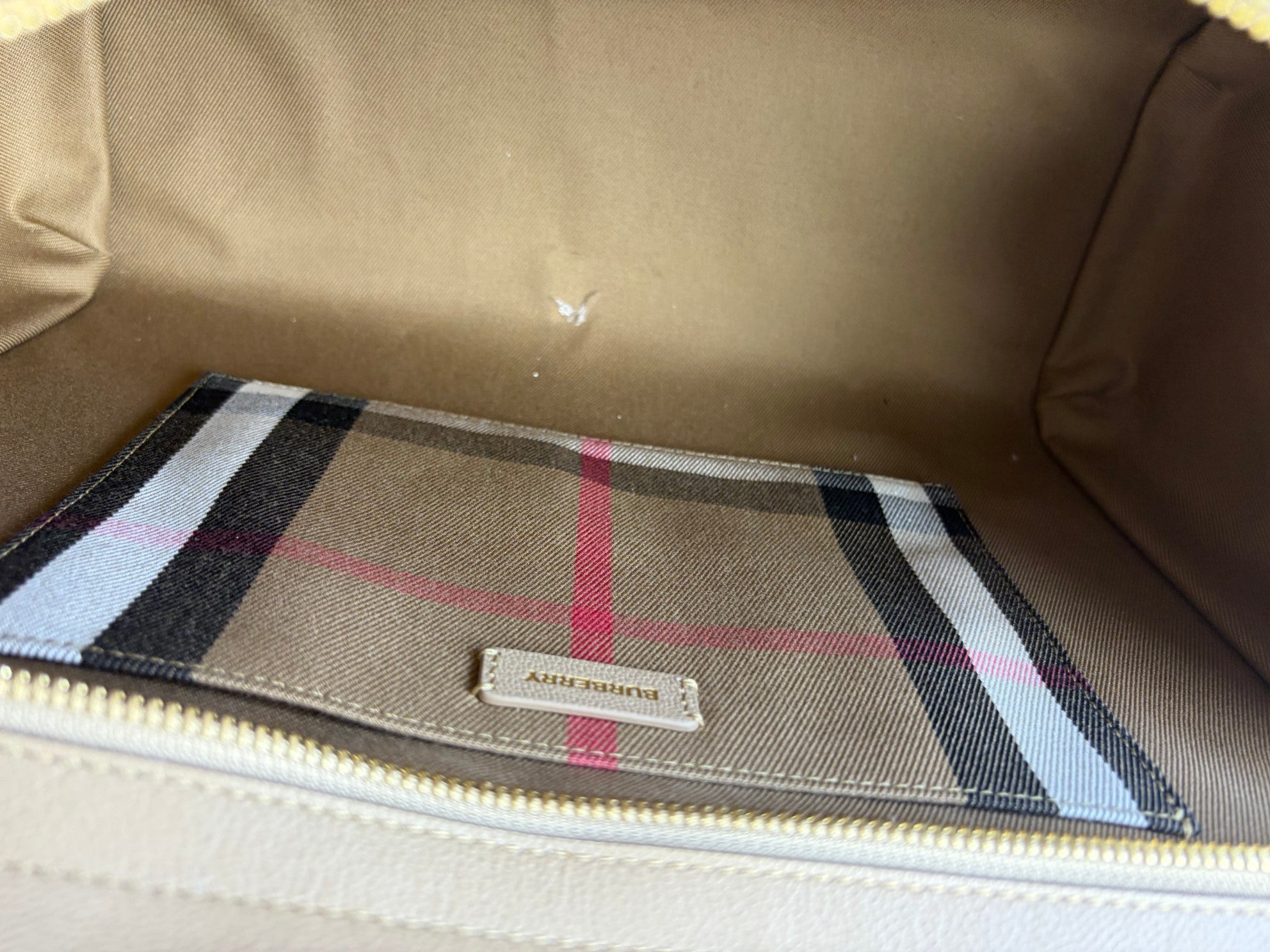 Burberry Banwell medium calfskin mega check house beige tote bag
