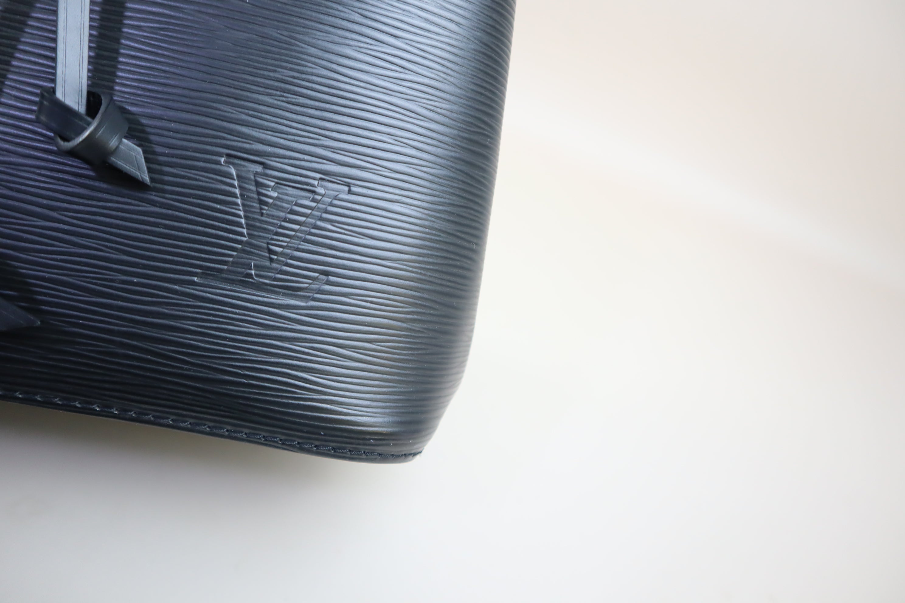 Louis Vuitton Black Neonoe Shoulder Bag