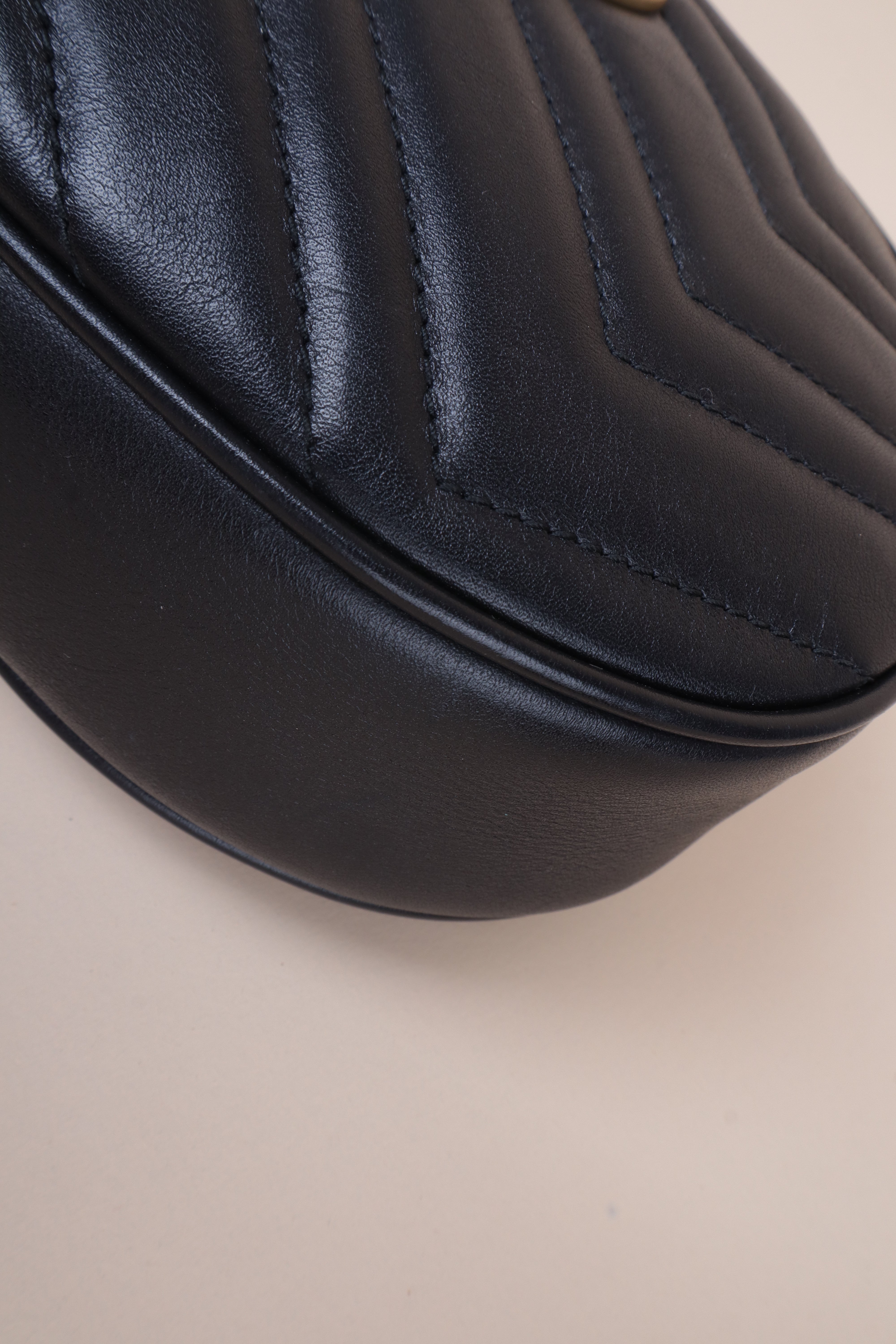 gucci black GG marmont bellt bag