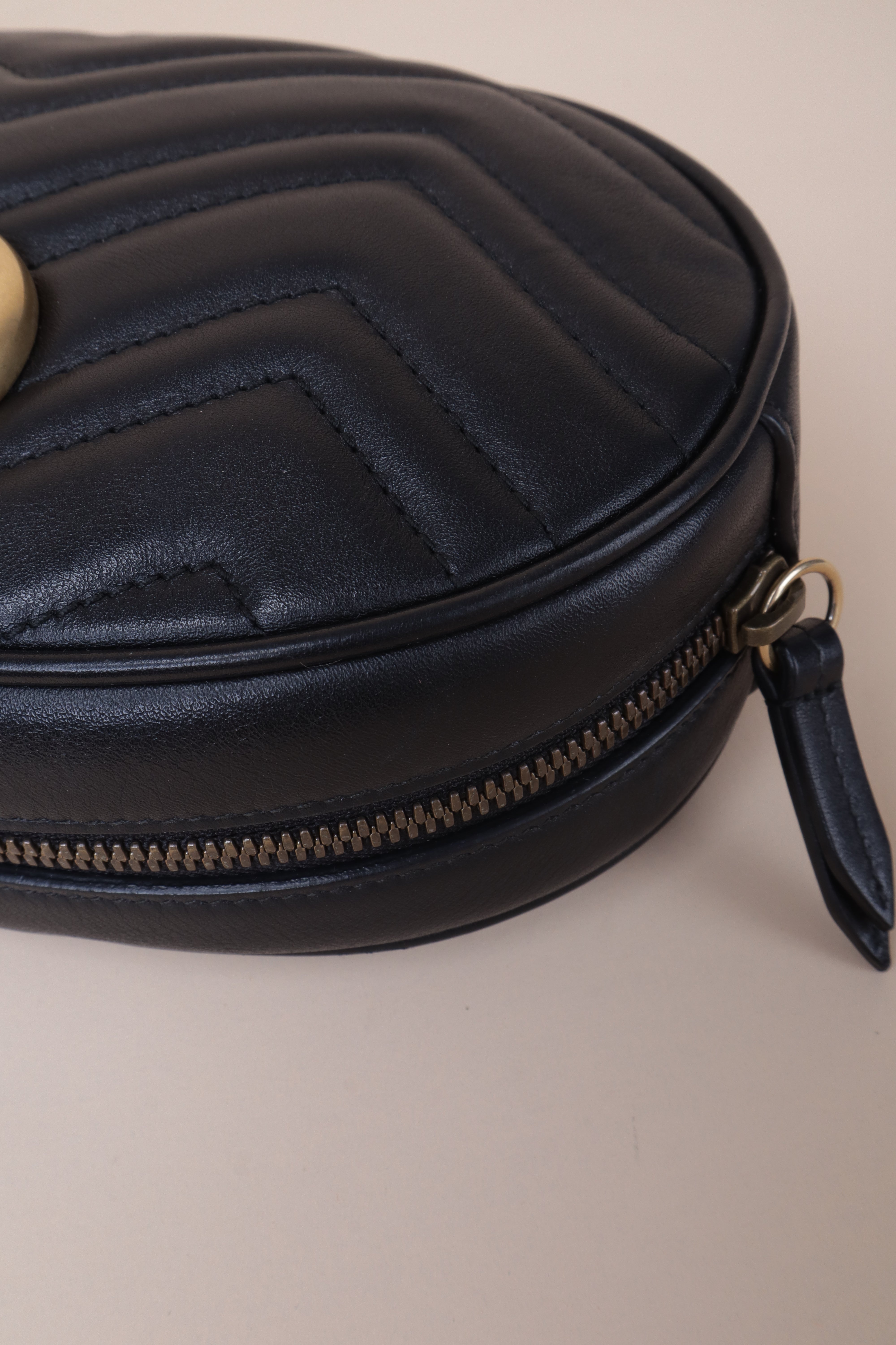 gucci black GG marmont bellt bag