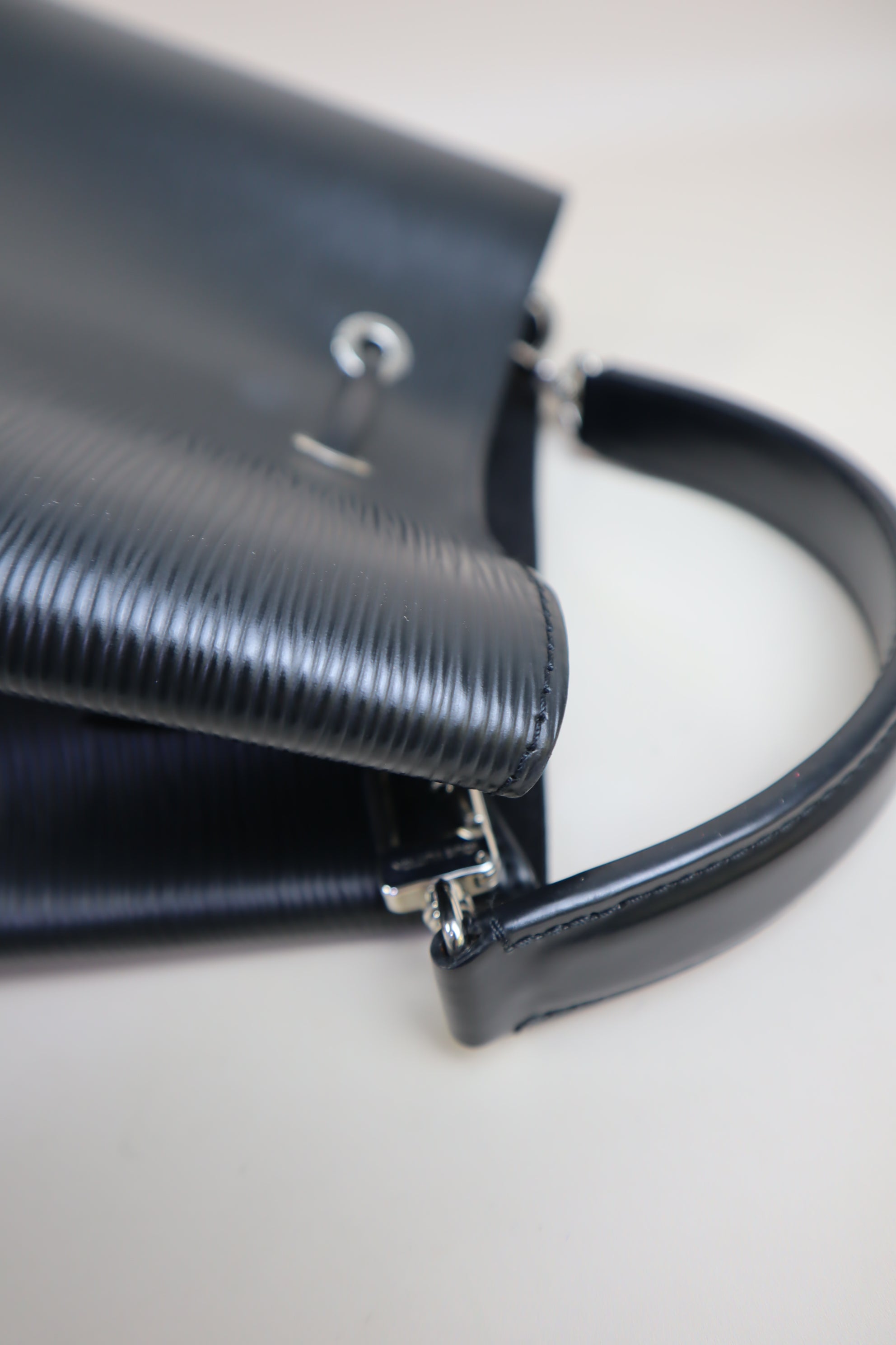 Louis Vuitton Black Neonoe Shoulder Bag
