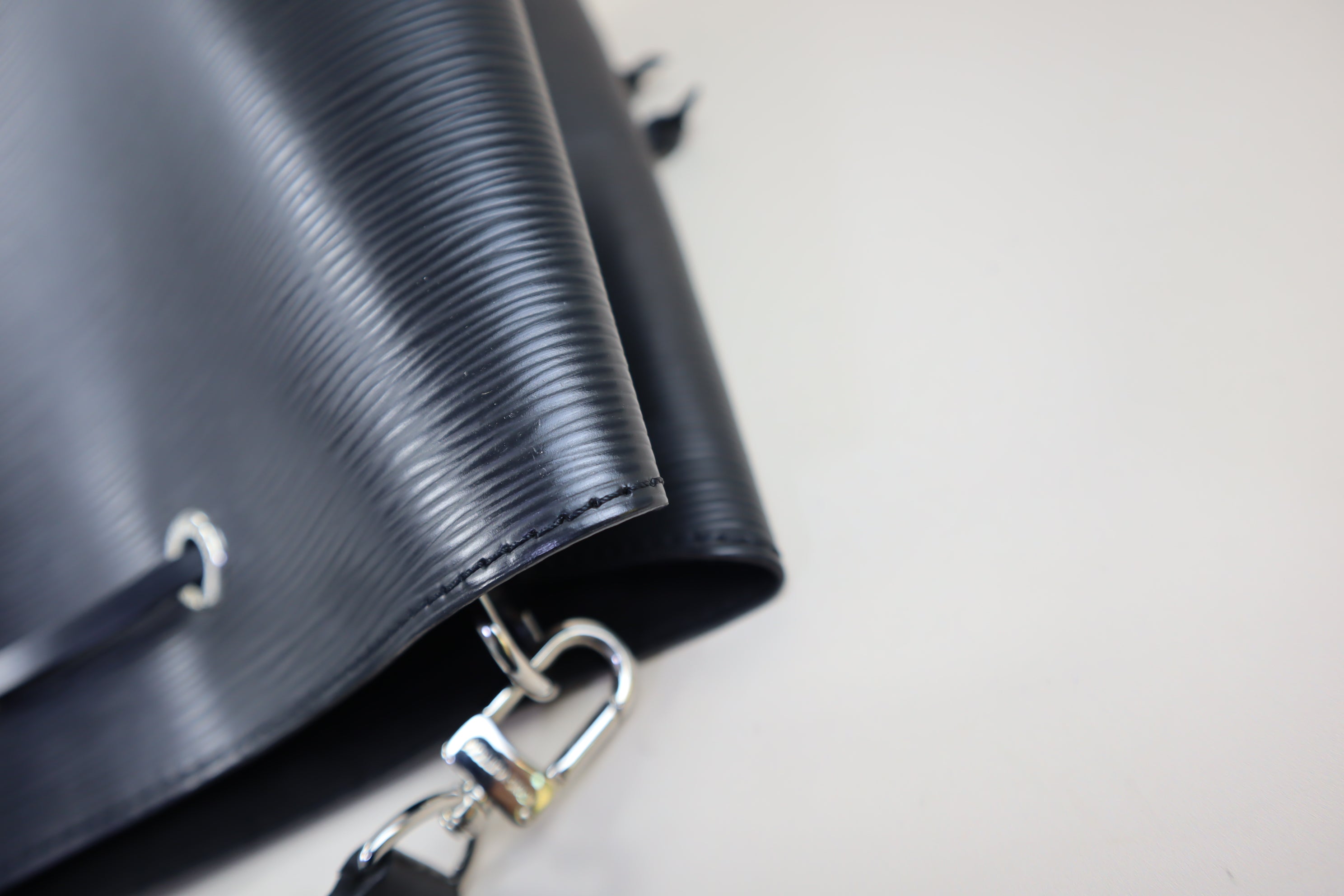 Louis Vuitton Black Neonoe Shoulder Bag