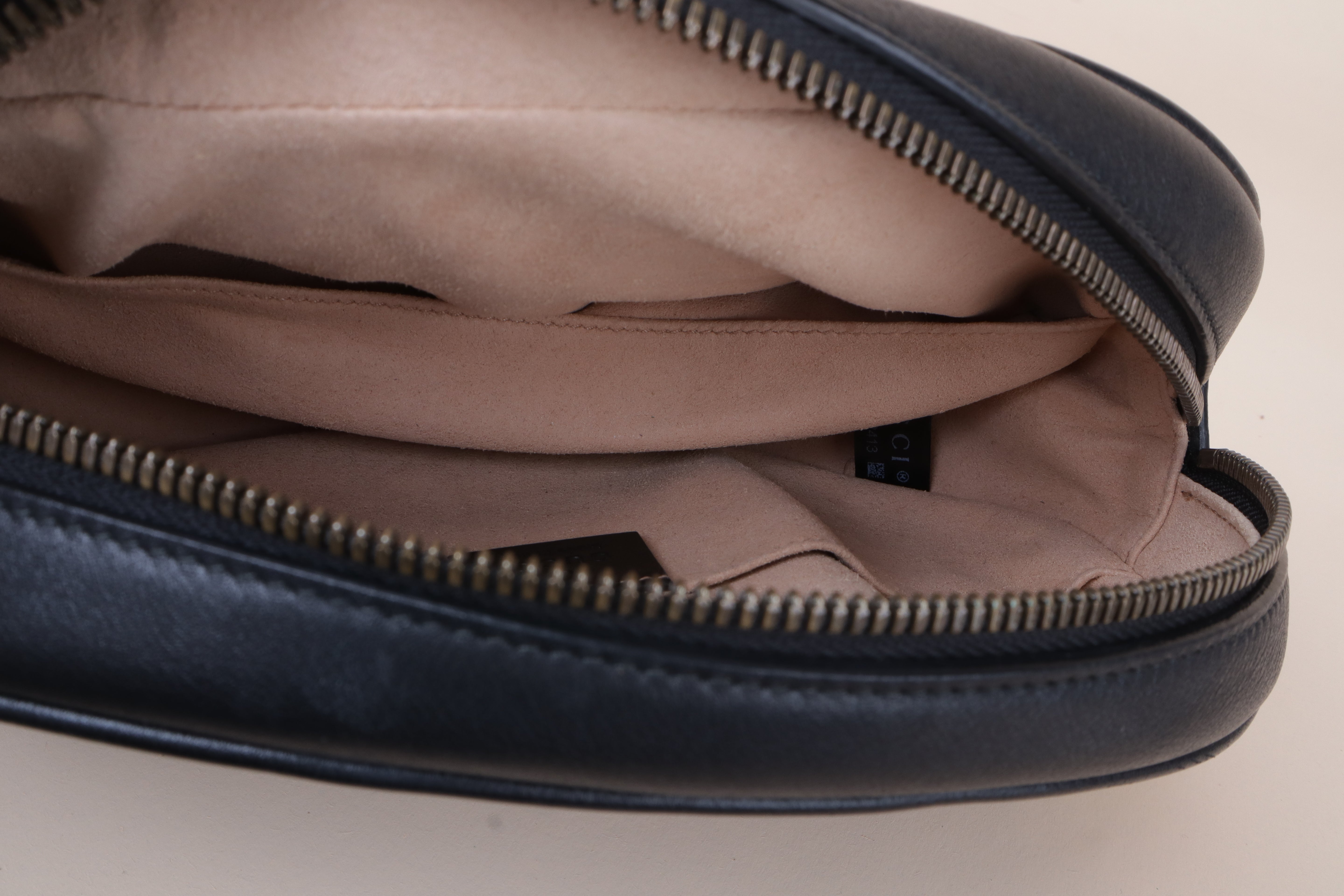 gucci black GG marmont bellt bag