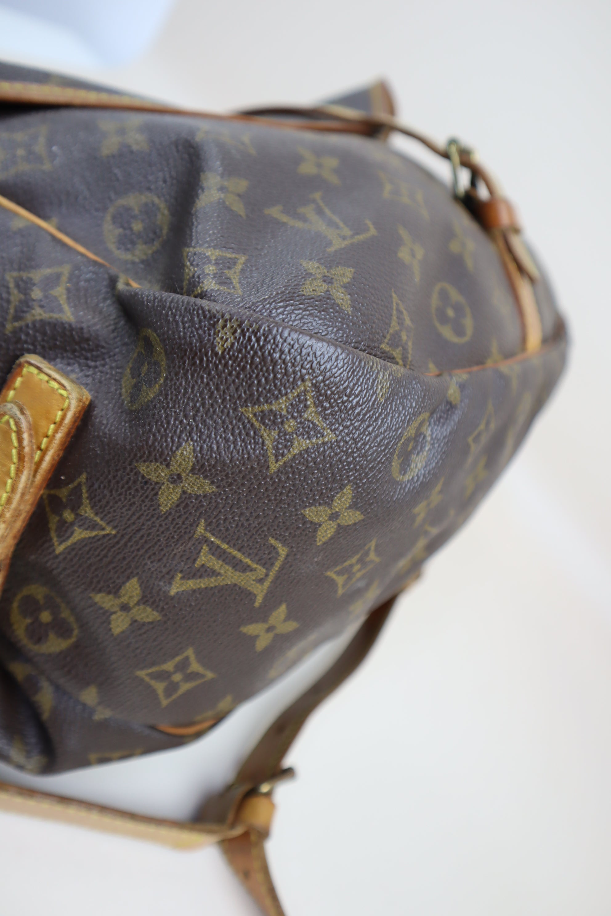 Louis Vuitton Monogram Vintage Saumur 35 Messenger GM Crossbody Bag