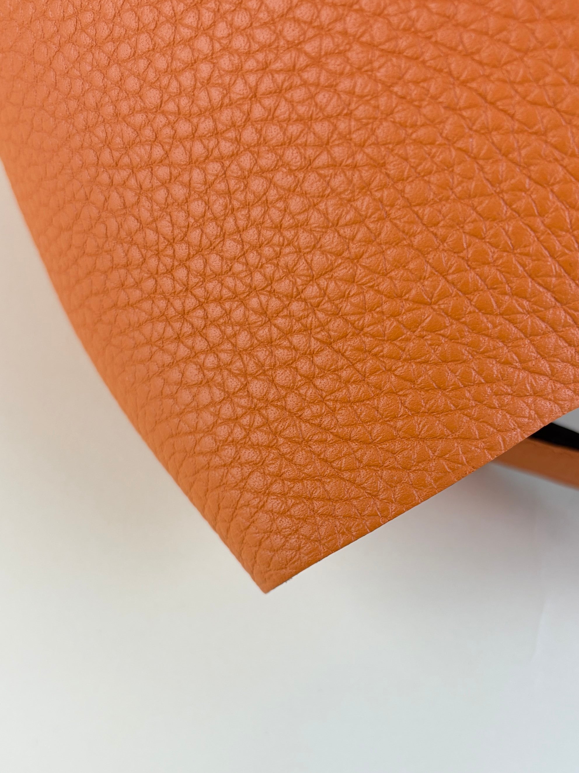 Hermes orange taurillon 18 picotin Clemence