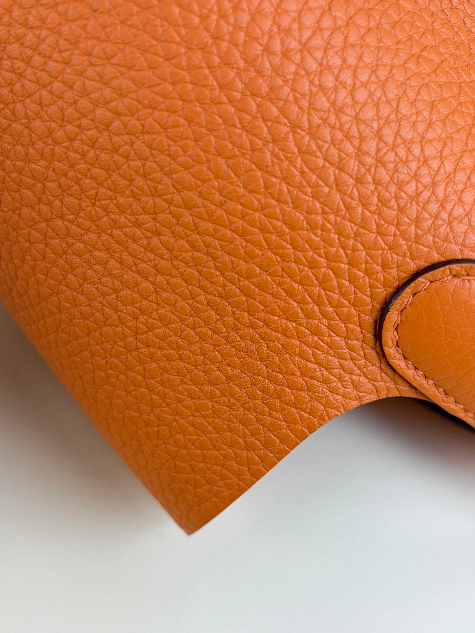 Hermes orange taurillon 18 picotin Clemence