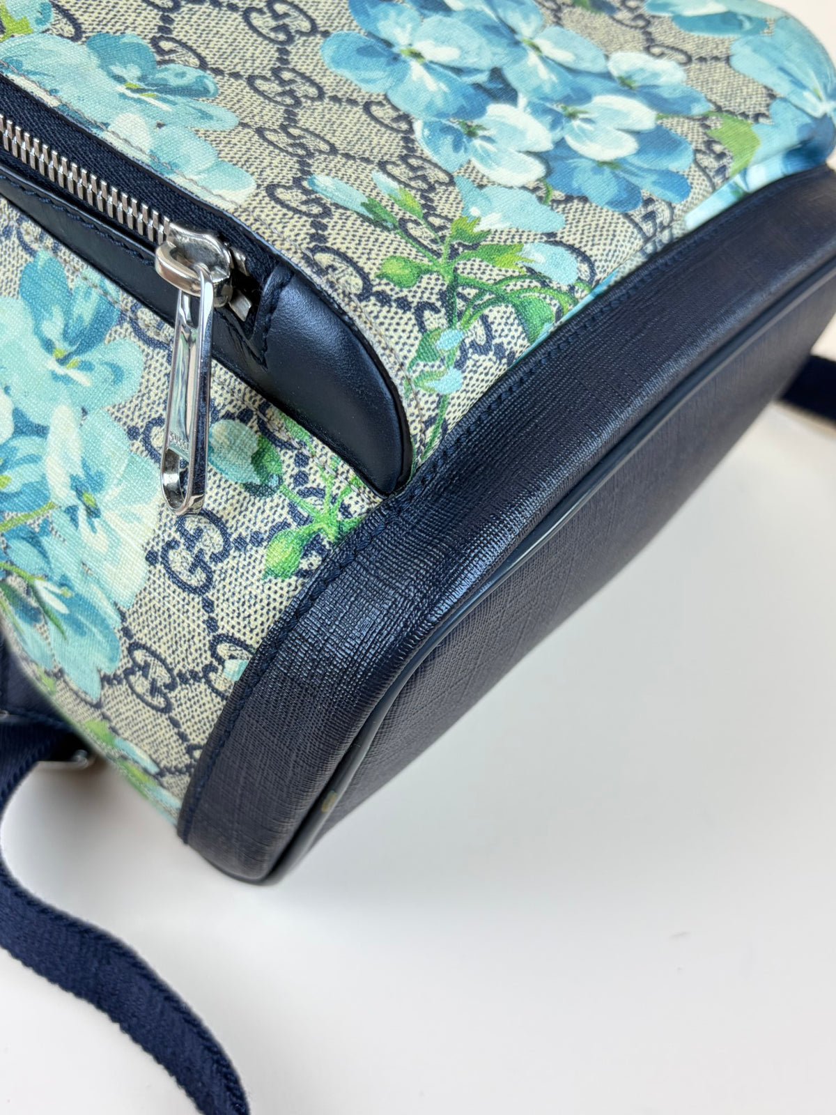 Gucci GG Supreme monogram blooms in blue Backpack Bag
