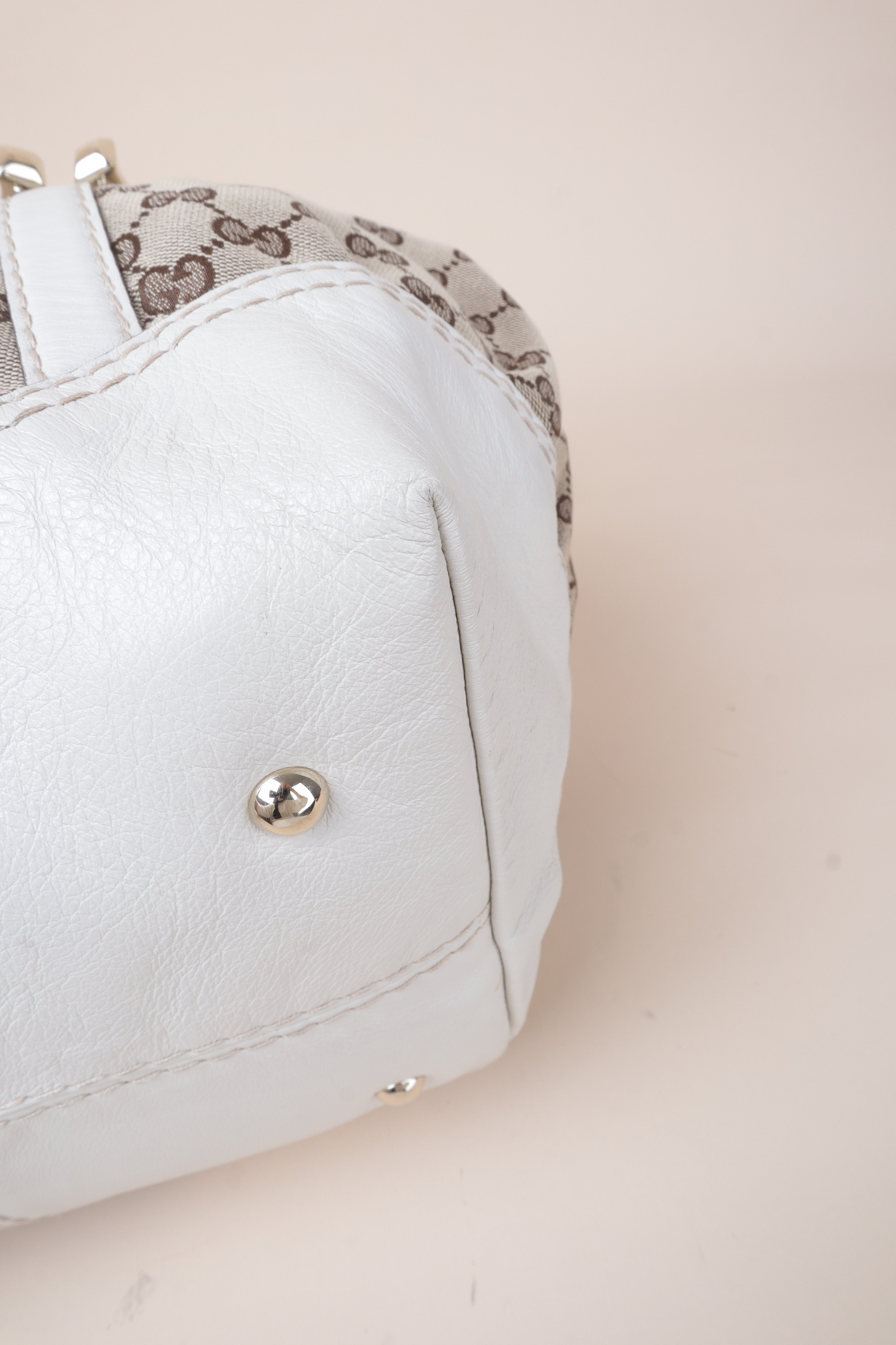 gucci beige& off white GG CANVAS Shoulder bag