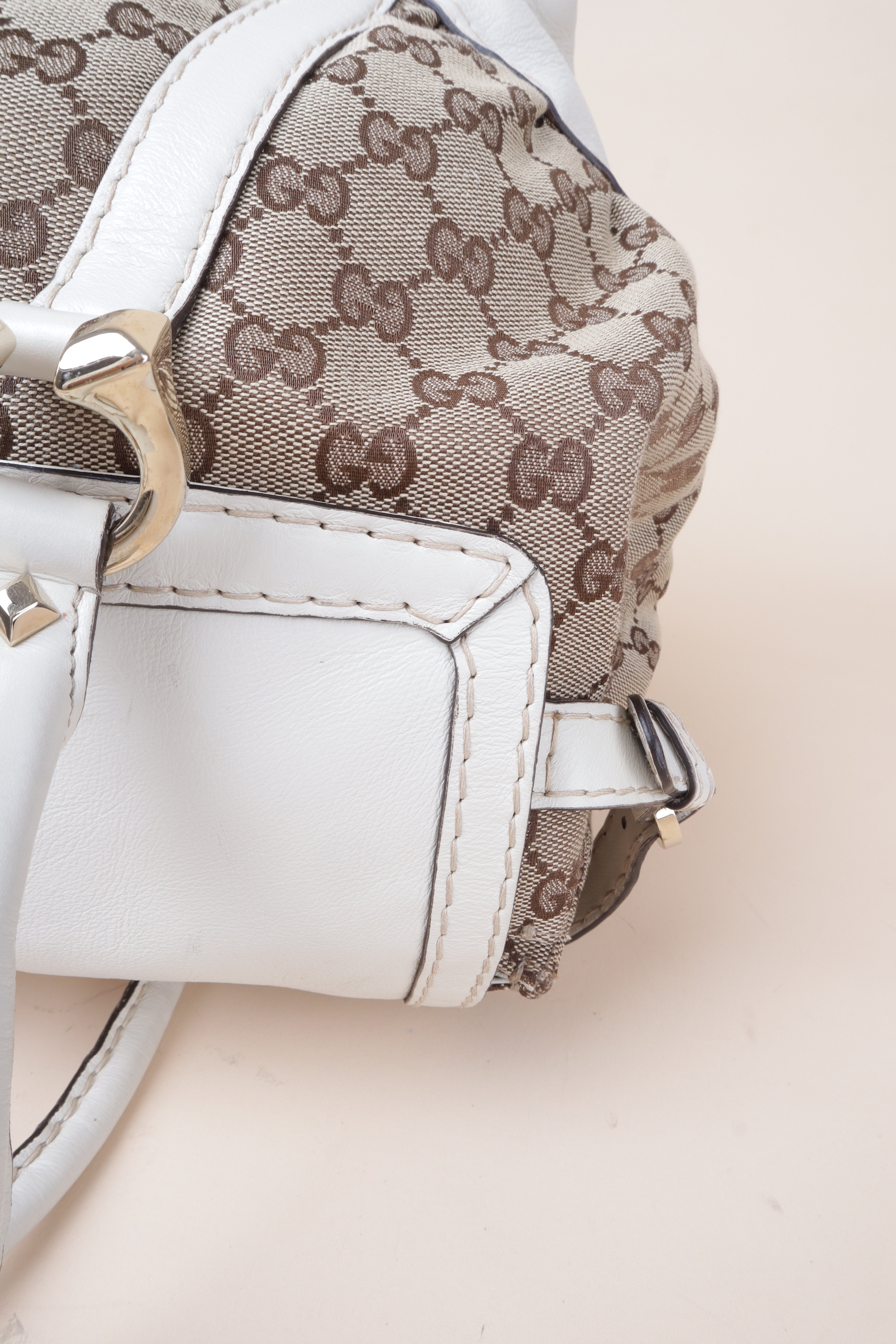 gucci beige& off white GG CANVAS Shoulder bag