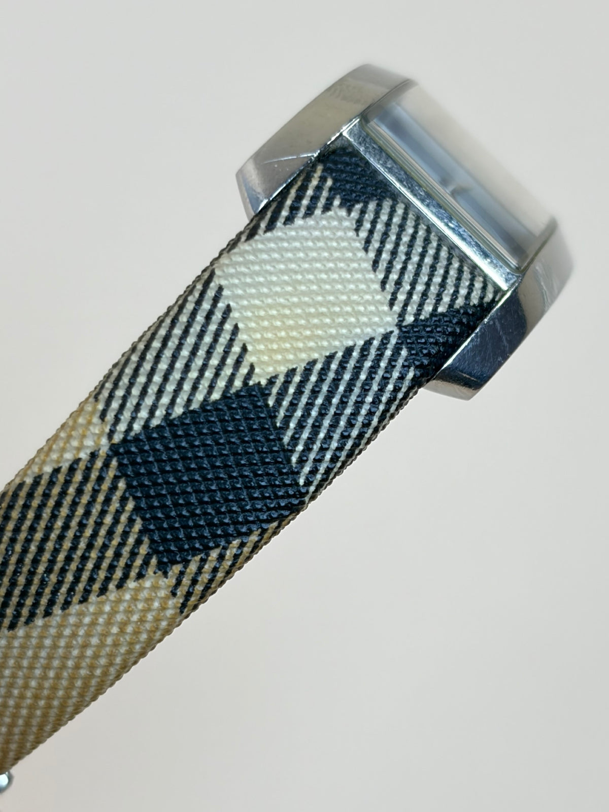 Burberry heritage rectangular black nova Check