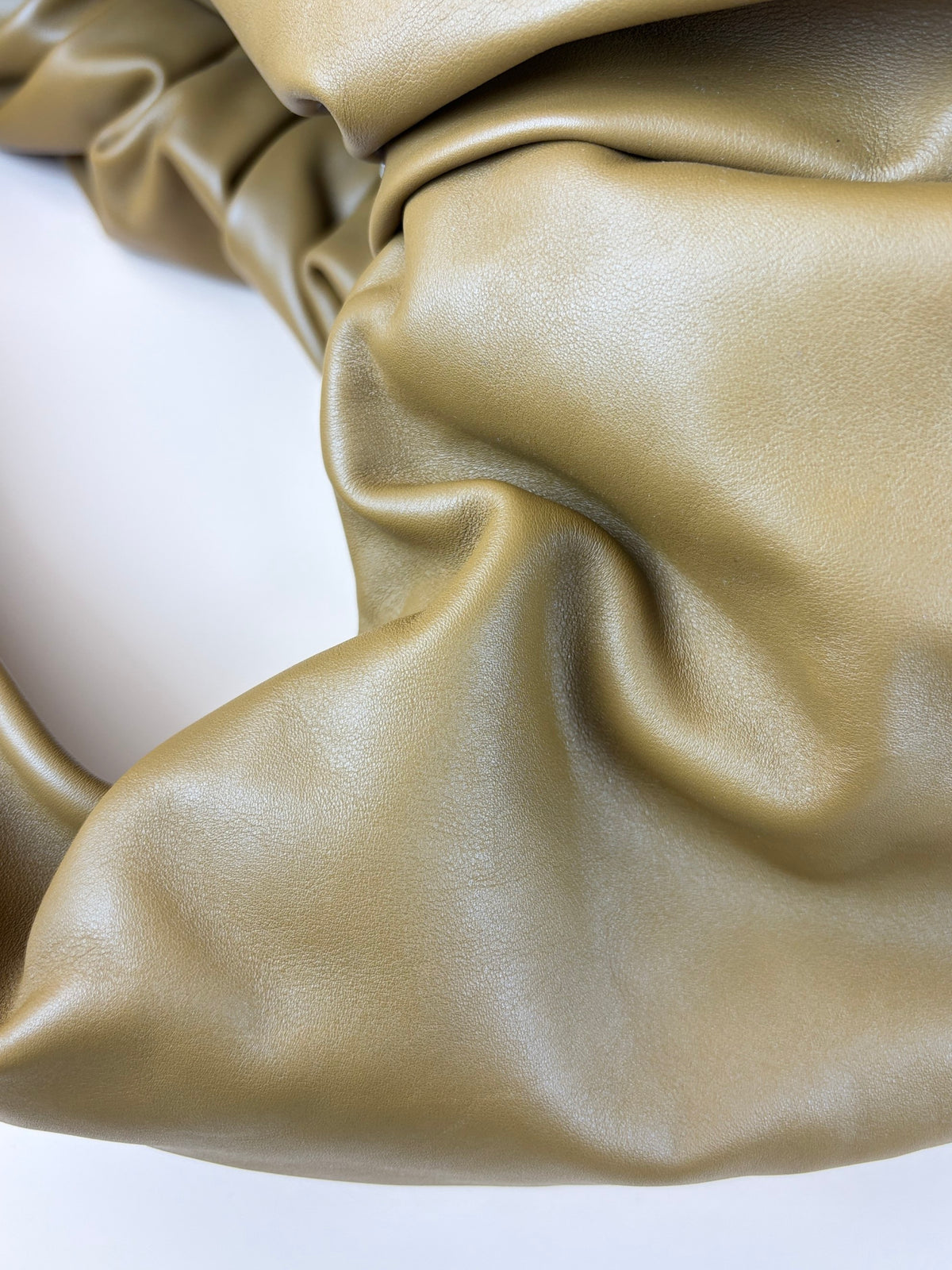 Bottega Veneta the pouch xl camel leather