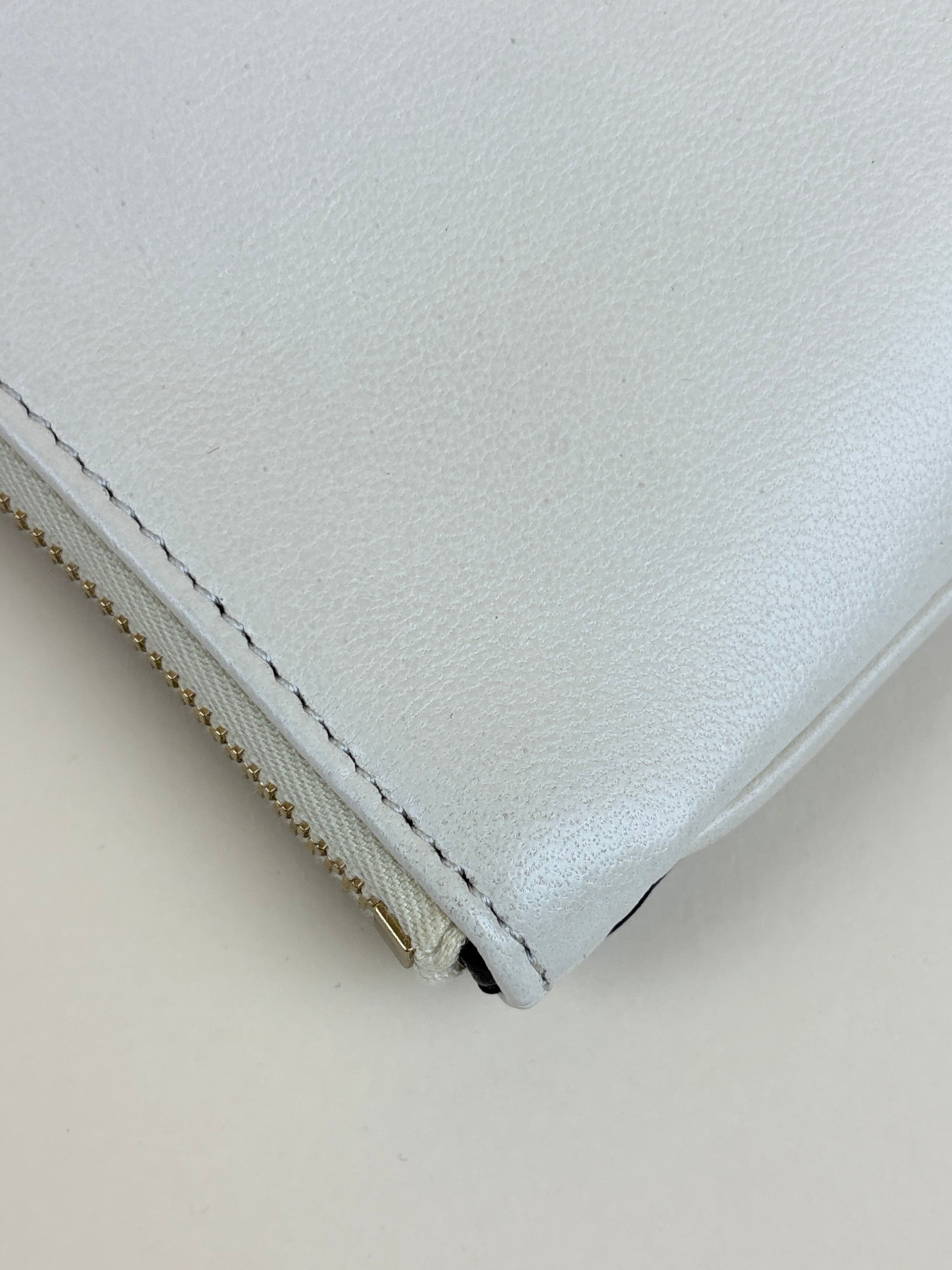 Valentino graven white /black viva superstar Nappa leather zip pouch