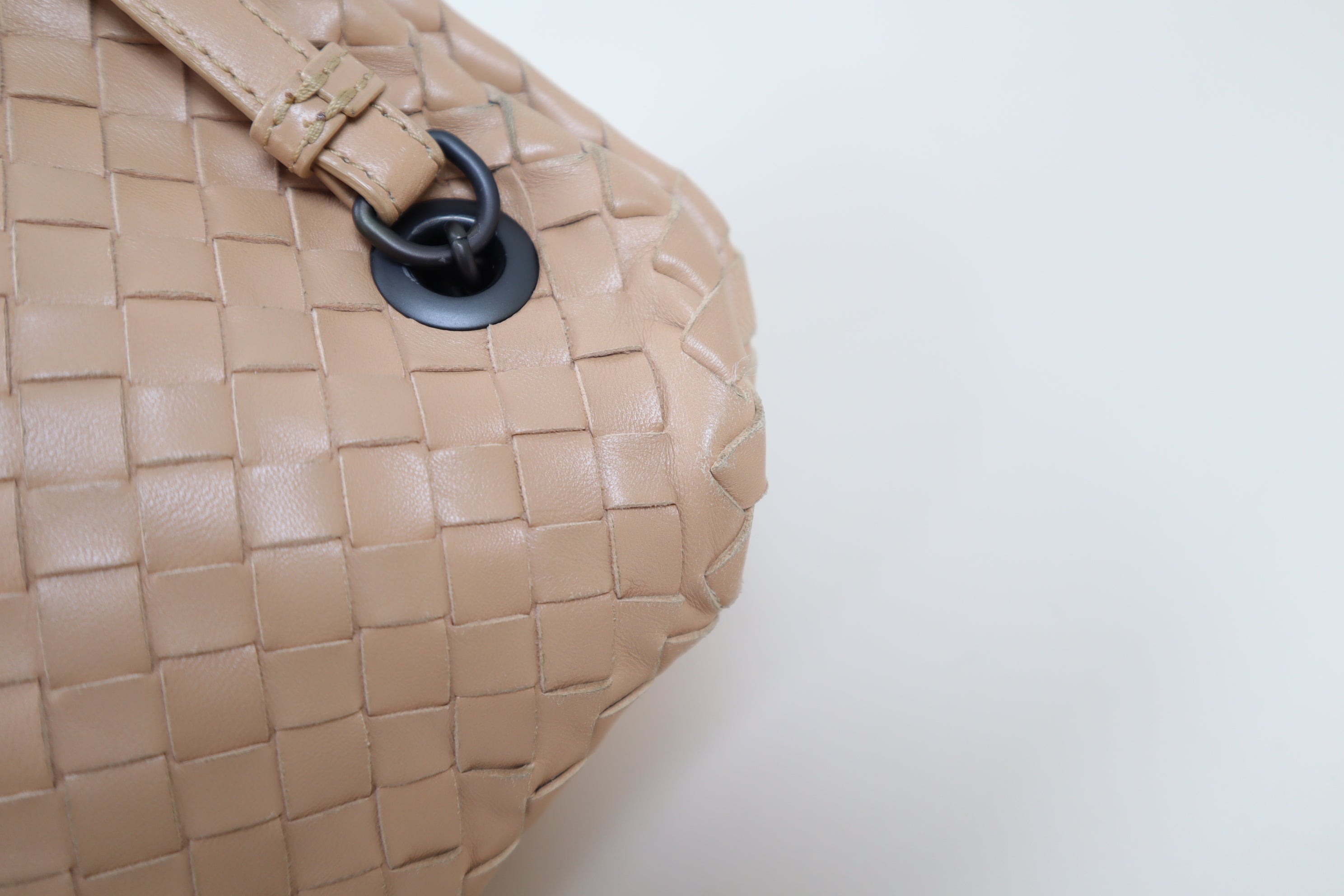 Bottega Veneta Nude Nappa Intrecciato Duo Petale Bag