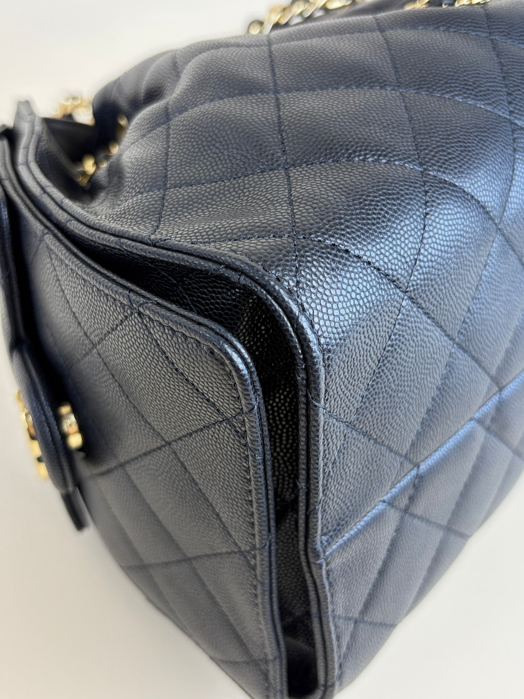 Chanel black caviar leather Chanel 25 small Handbag