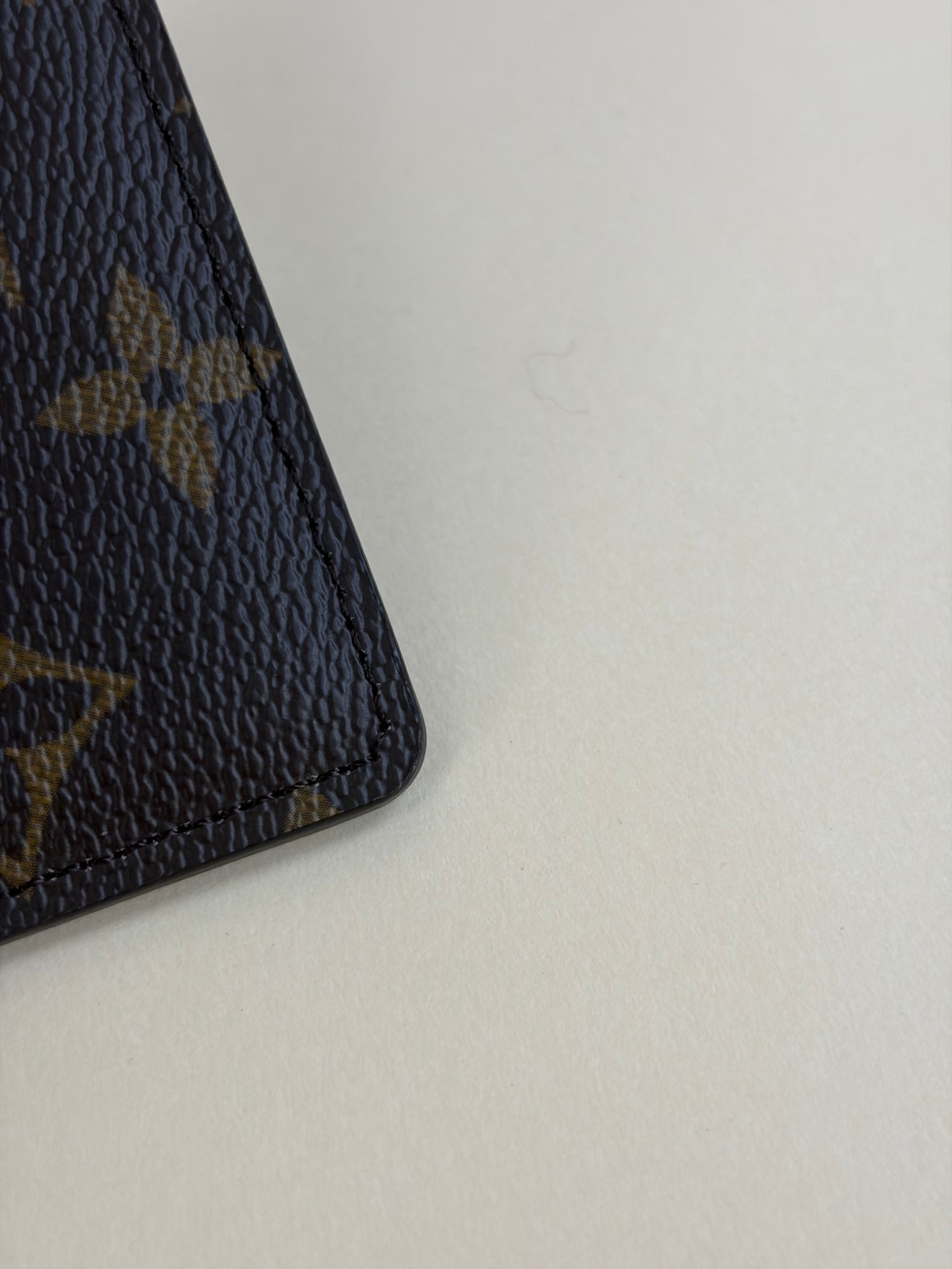 Louis Vuitton monogram canvas fushia sinple card holder