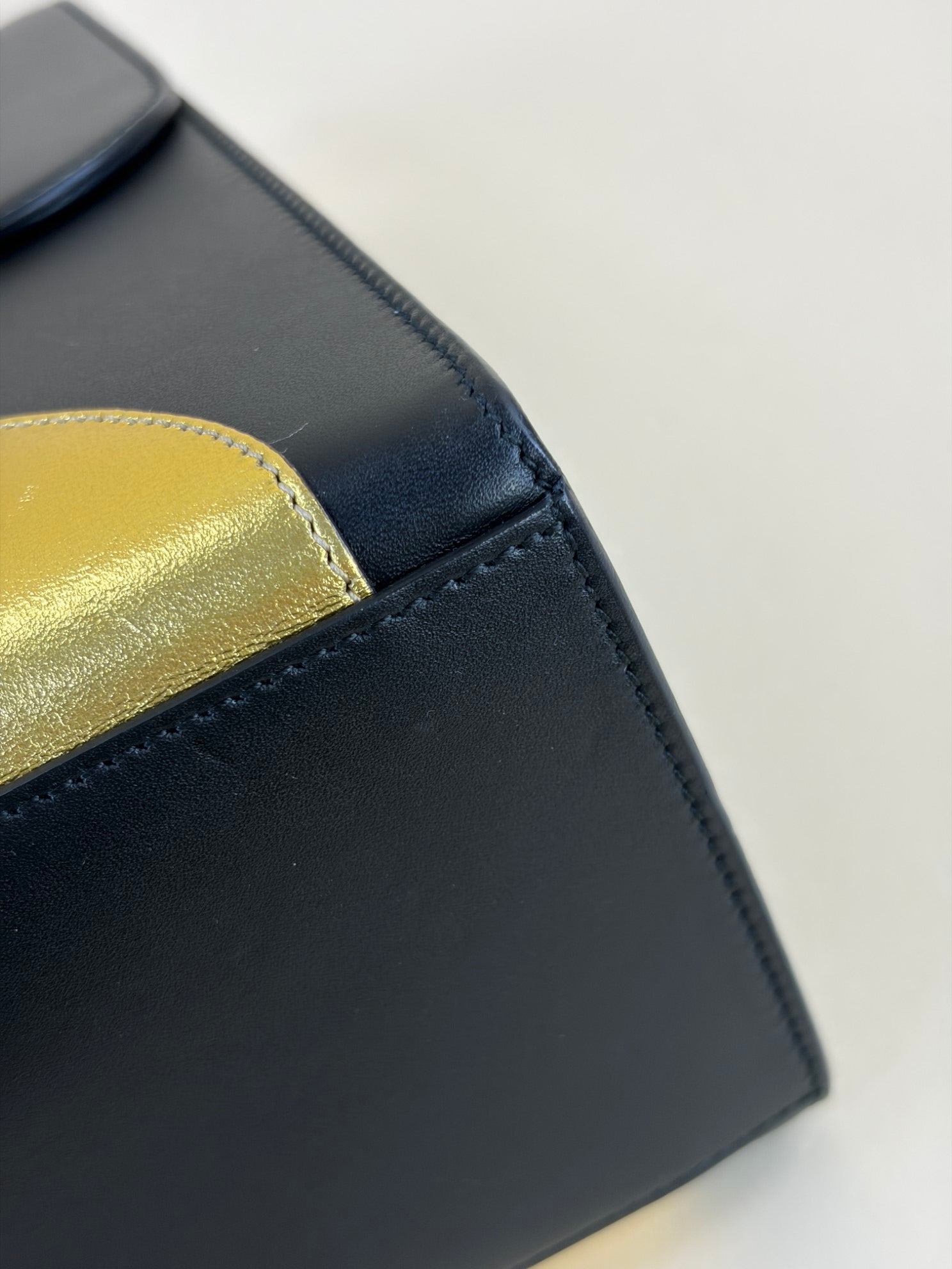 Gucci Black GG Supreme Osiride Medium Handbag W/ Gold Chain