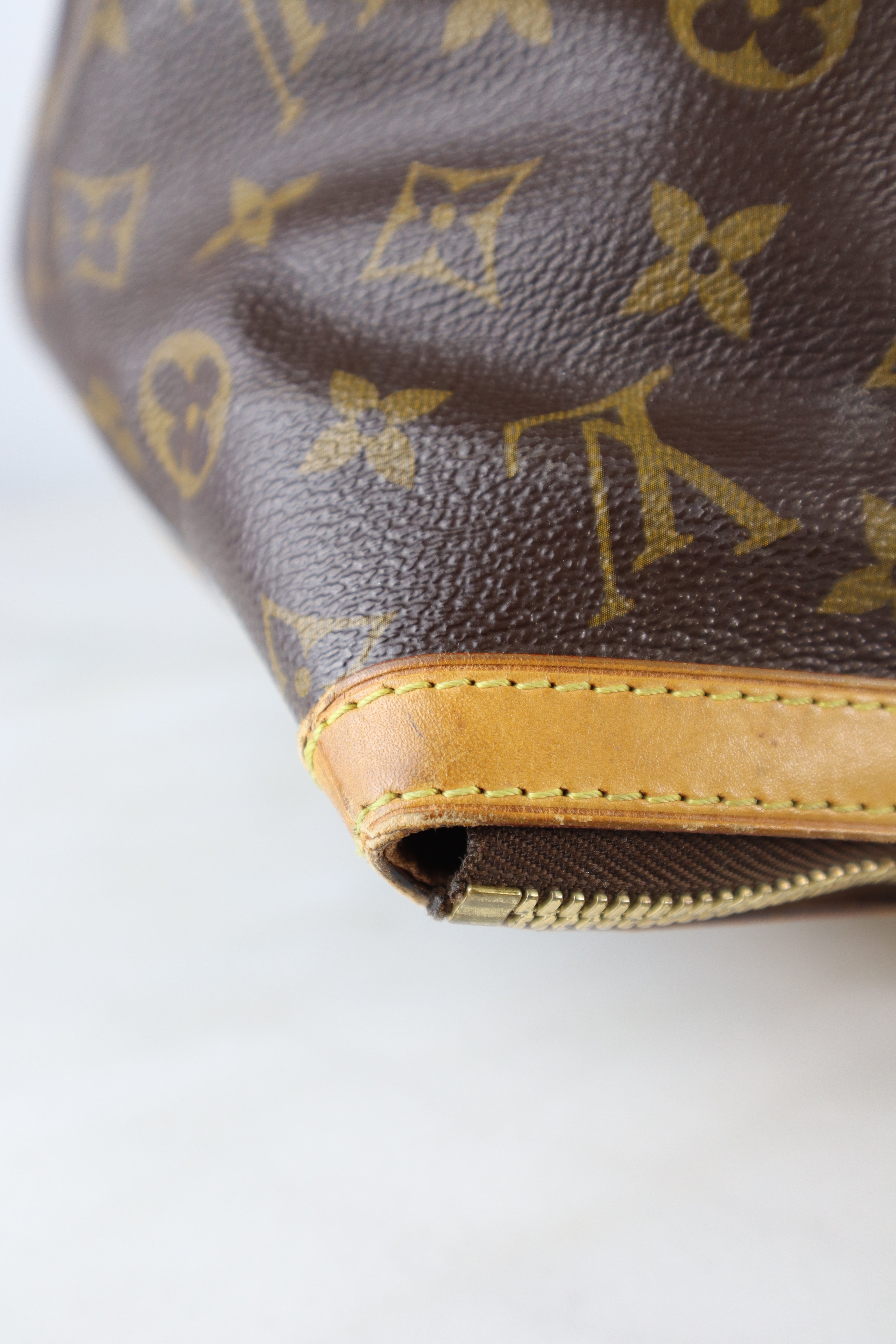 Louis Vuitton Monogram Tivoli GM Shoulder Bag