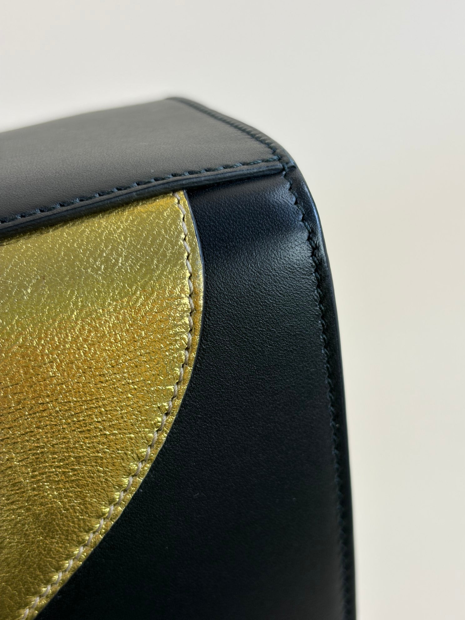 Gucci Black GG Supreme Osiride Medium Handbag W/ Gold Chain