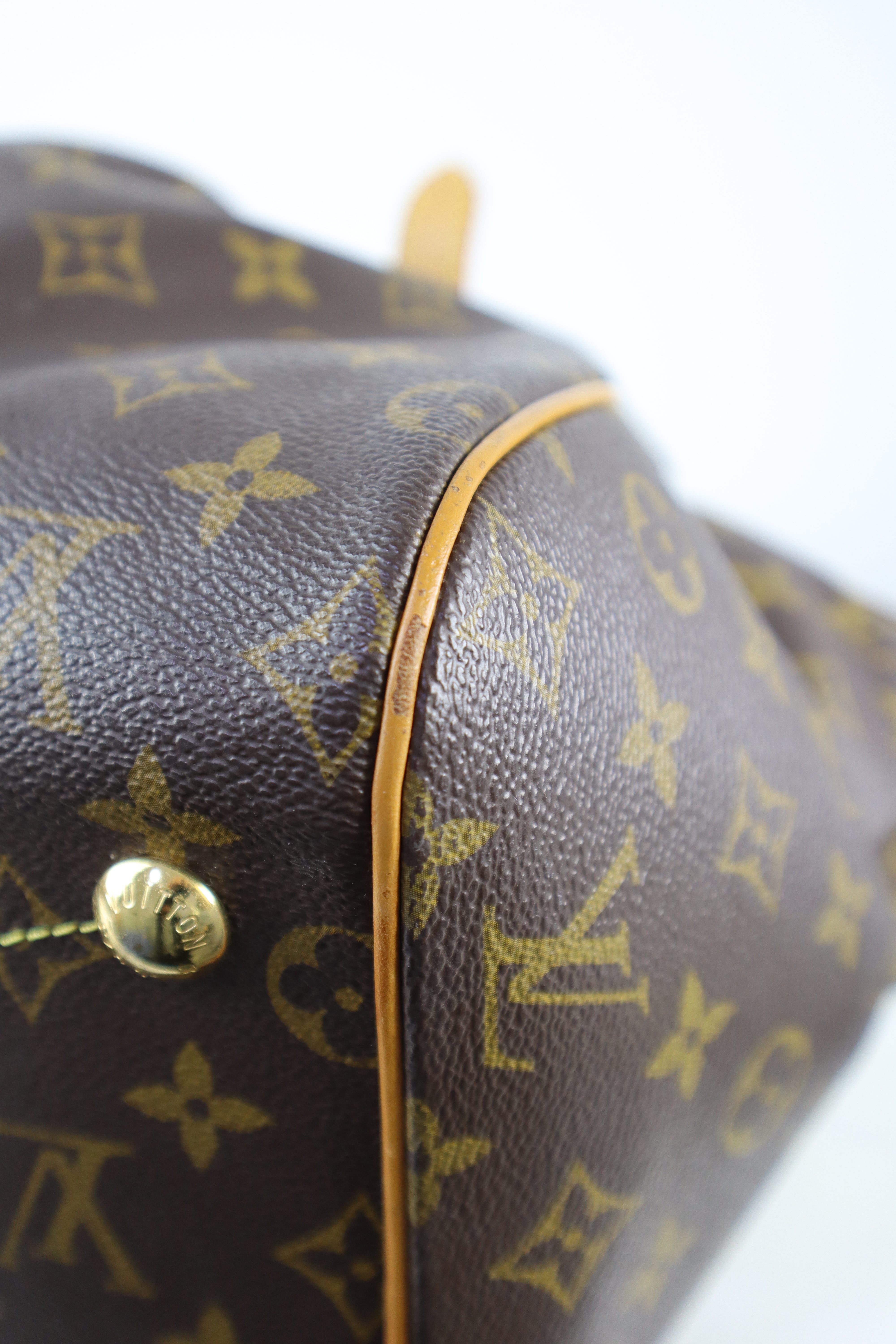 Louis Vuitton Monogram Tivoli GM Shoulder Bag